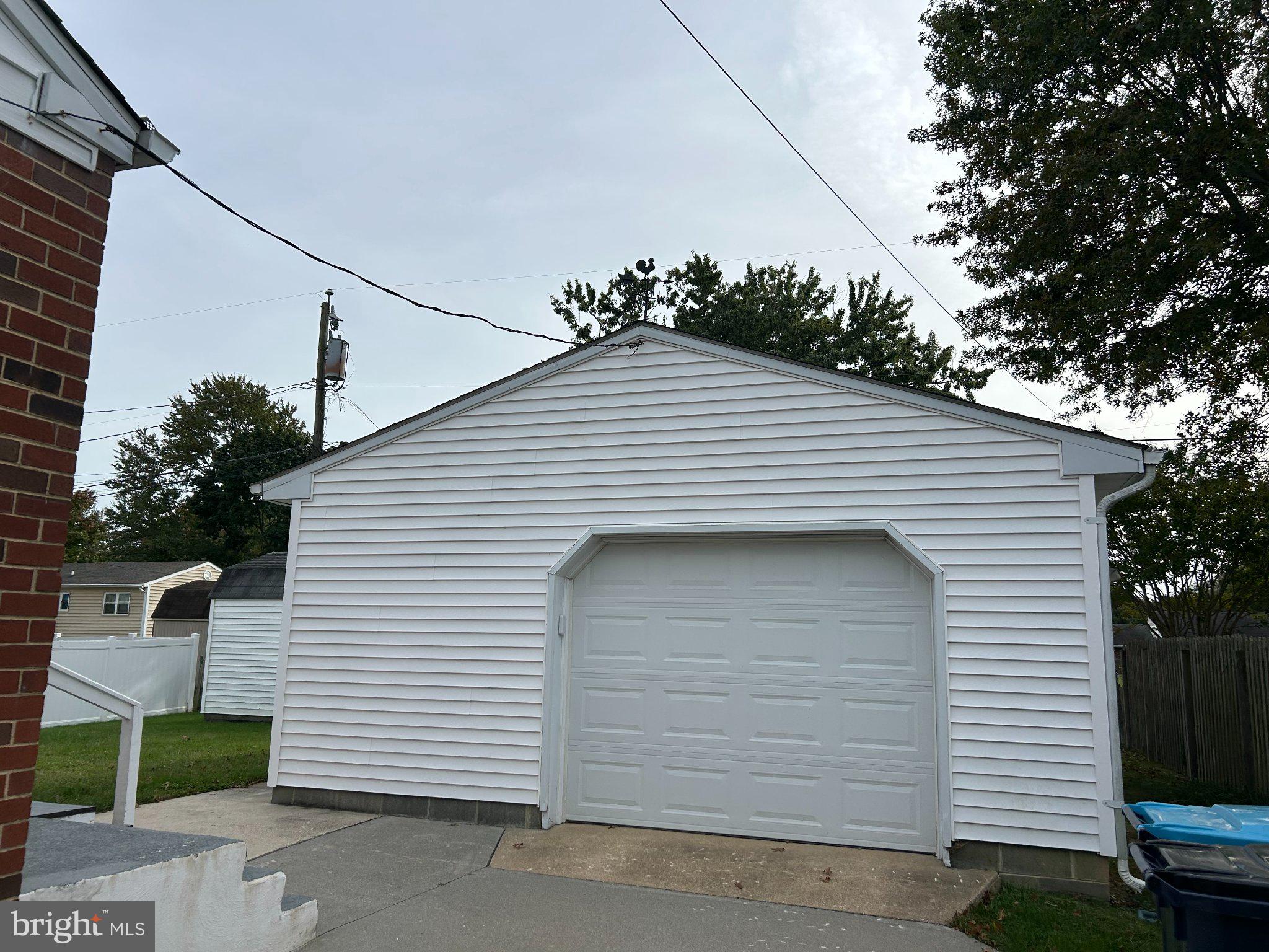 373 N SCHOOL LANE