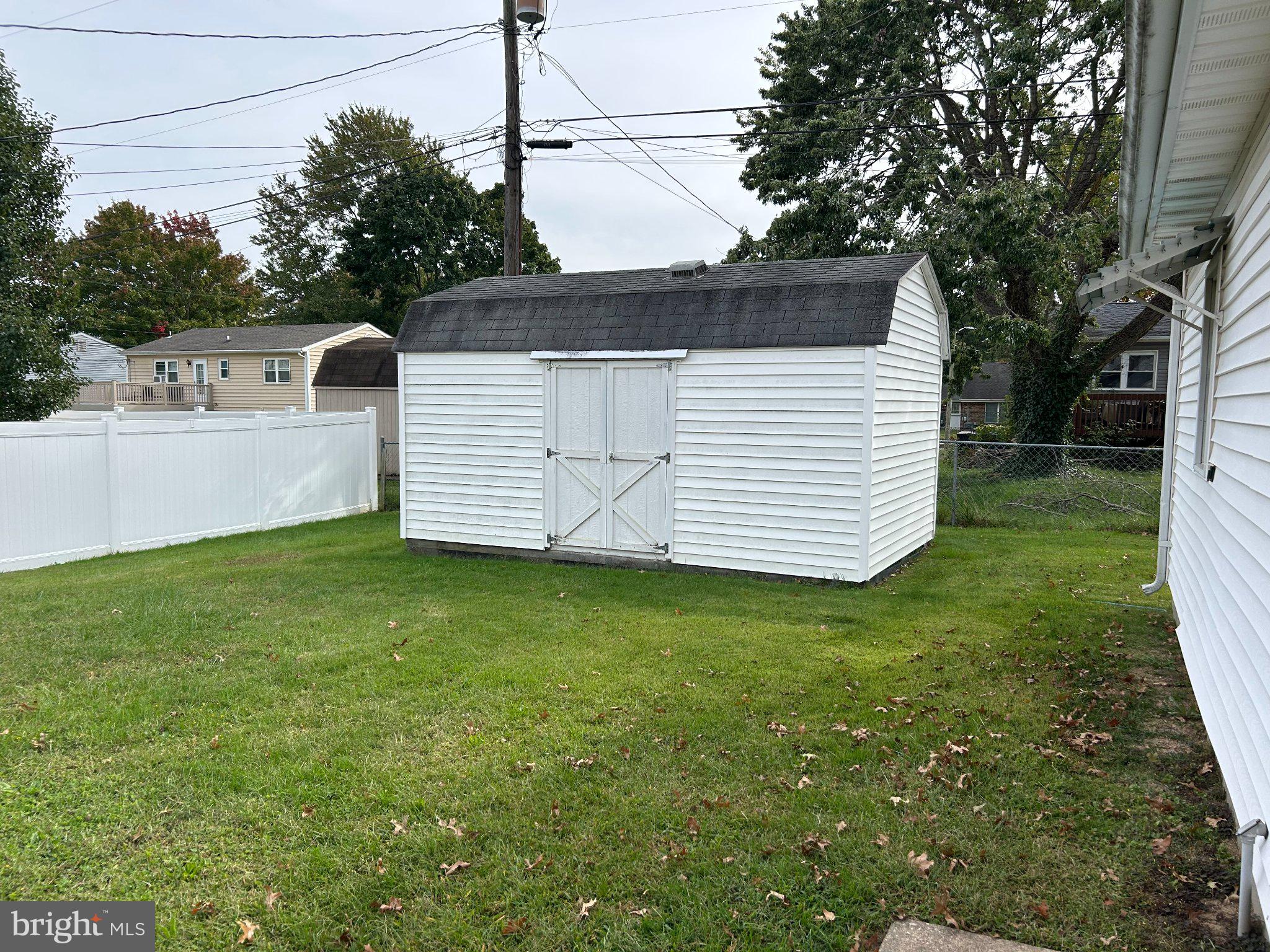 373 N SCHOOL LANE