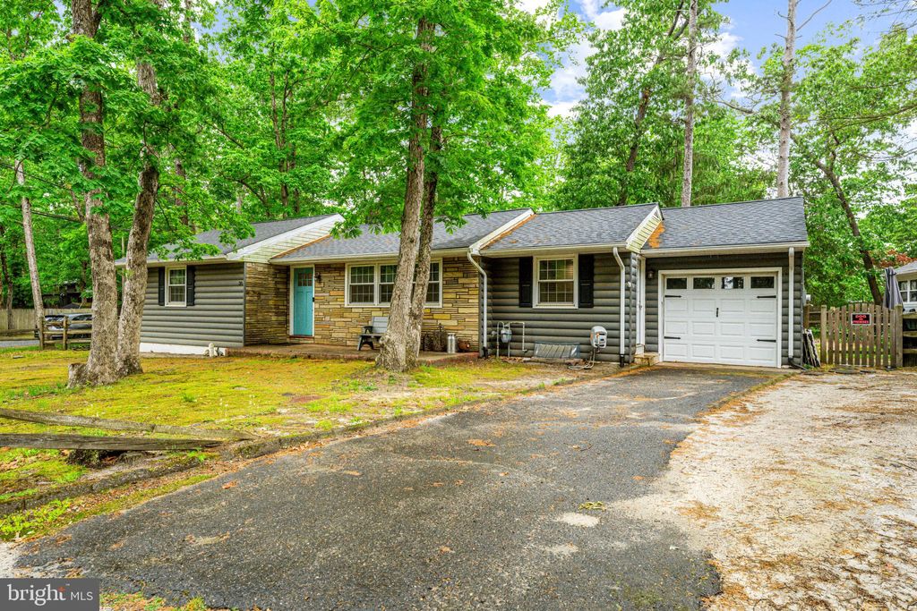 Photo of 38 Lenape Trail, MEDFORD, NJ 08055 (MLS # NJBL2097614)