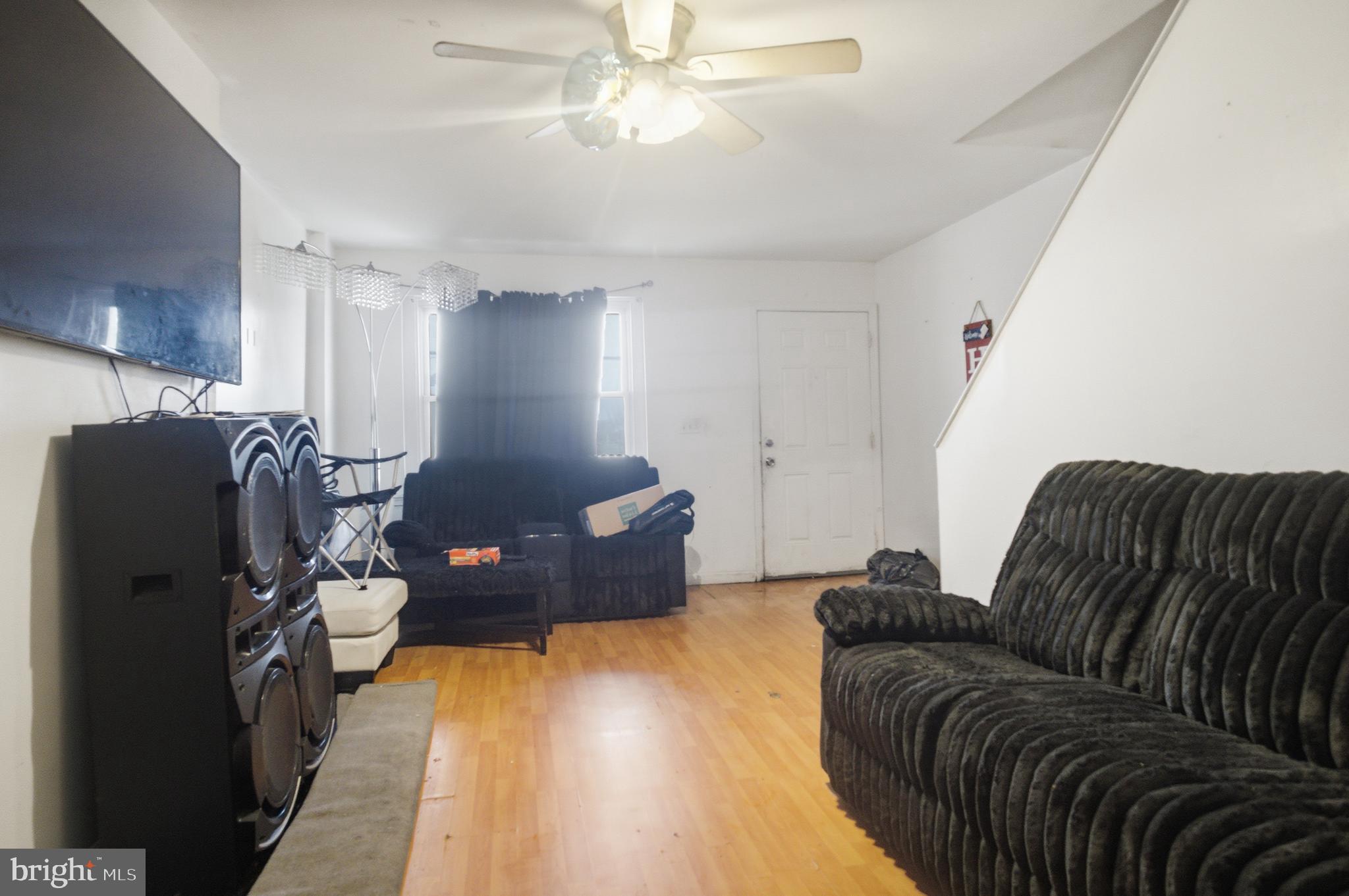 5153 W COLUMBIA AVENUE