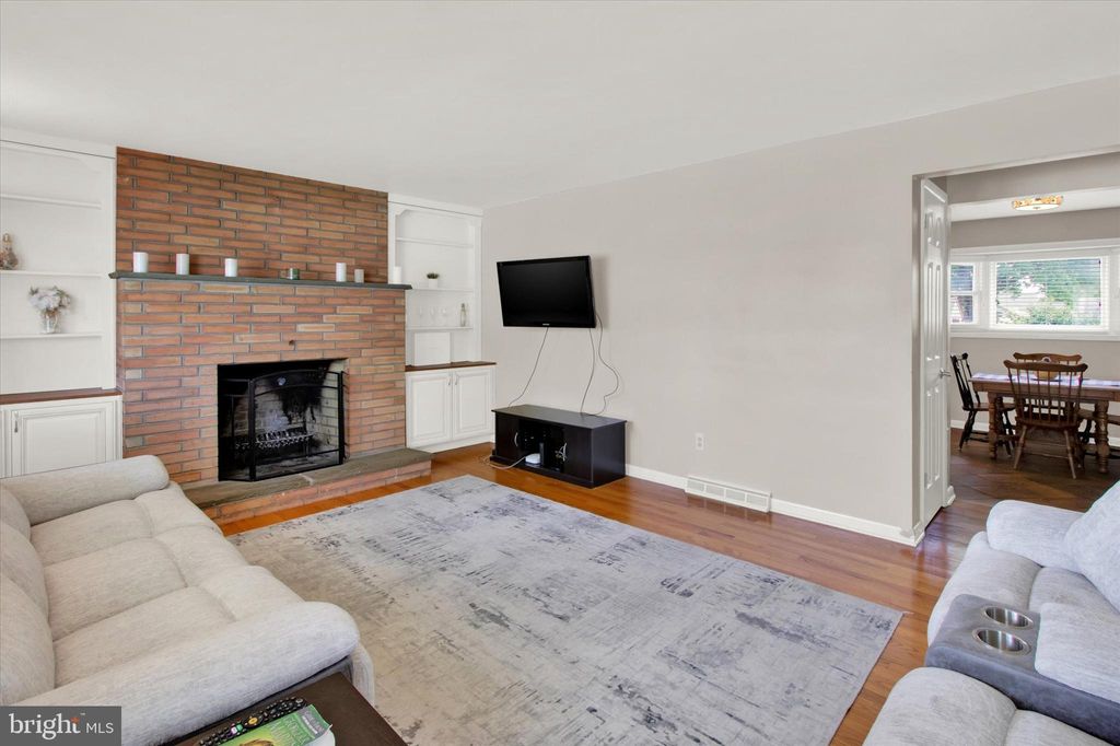 Photo of 433 S 6th Street, Denver, PA 17517 (MLS # PALA2051910)