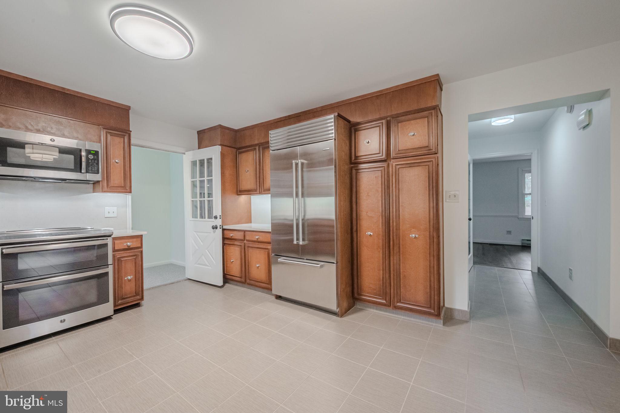 2402 WELLESLEY AVENUE