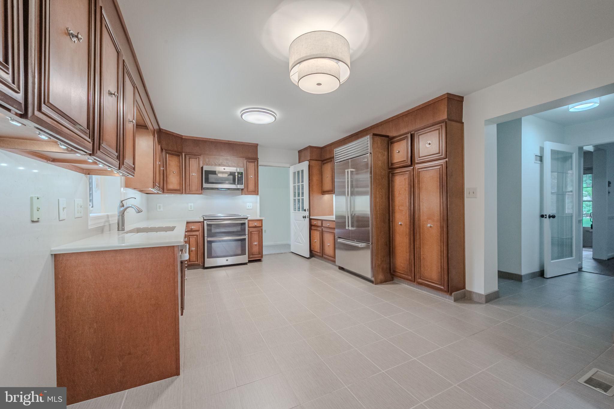 2402 WELLESLEY AVENUE