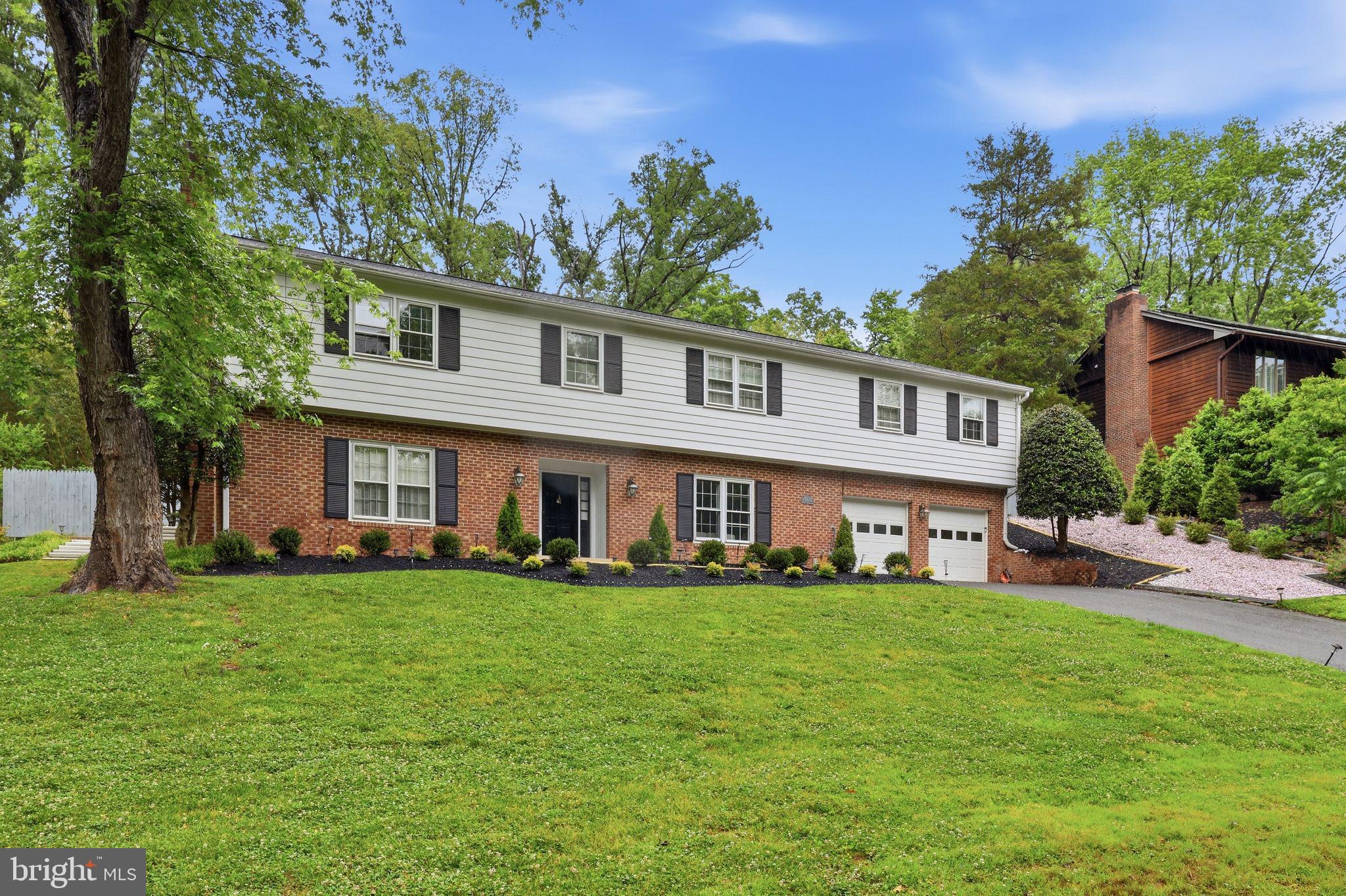 1718 HOLLINWOOD DRIVE