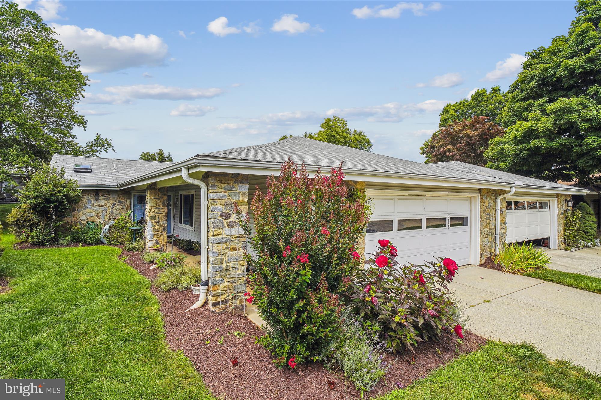 ROSSMOOR MUTUAL #16 - Residential