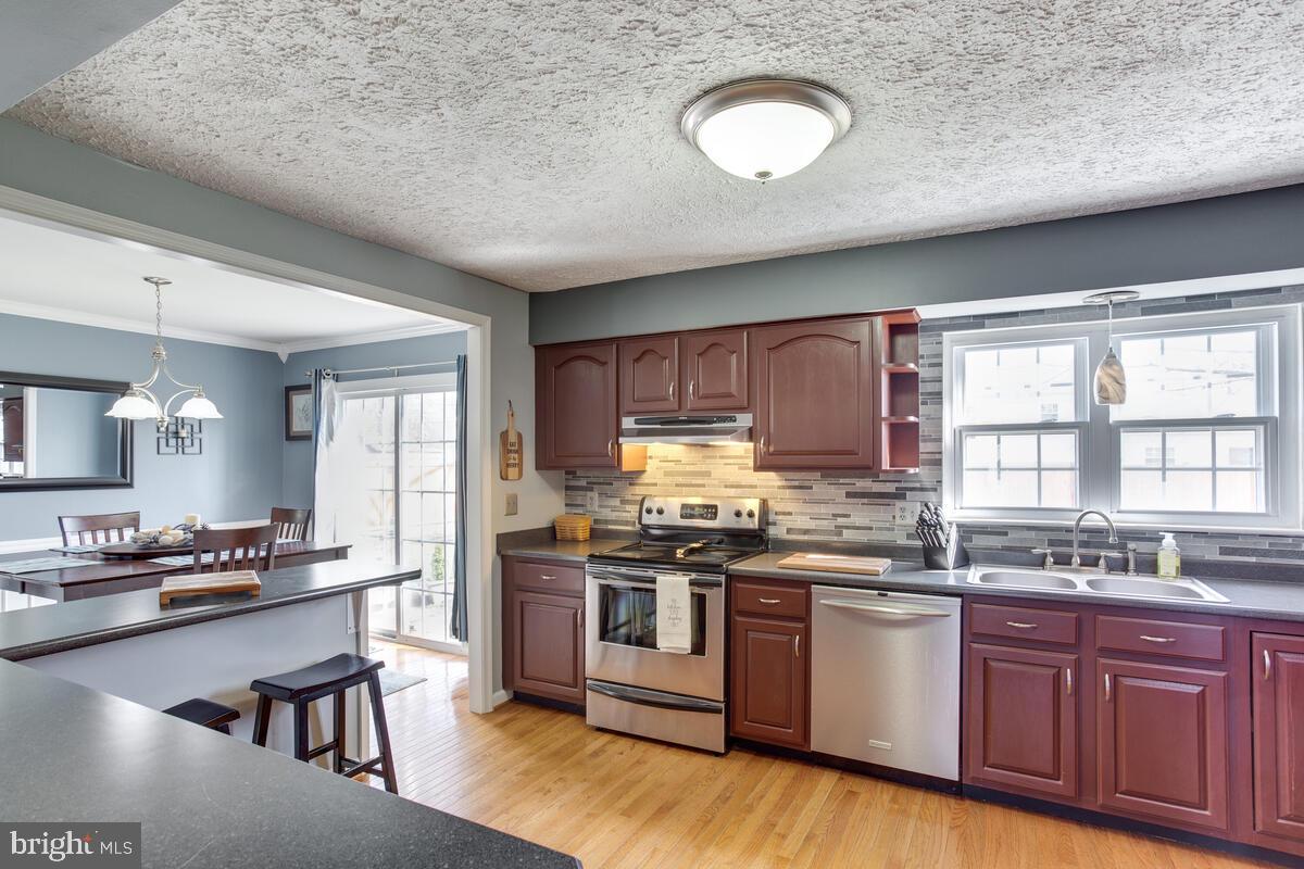 WHITE OAK VILLAGE SUB - Residential