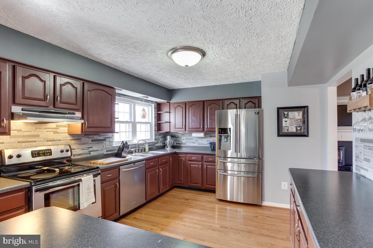 WHITE OAK VILLAGE SUB - Residential