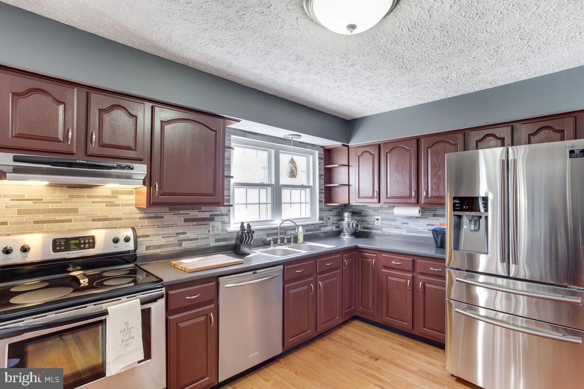 WHITE OAK VILLAGE SUB - Residential