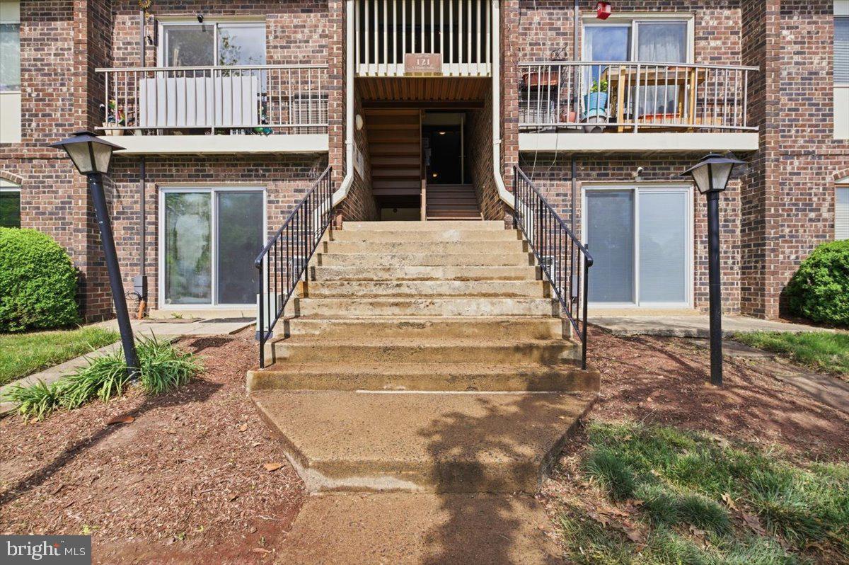 PEMBROOKE - Residential