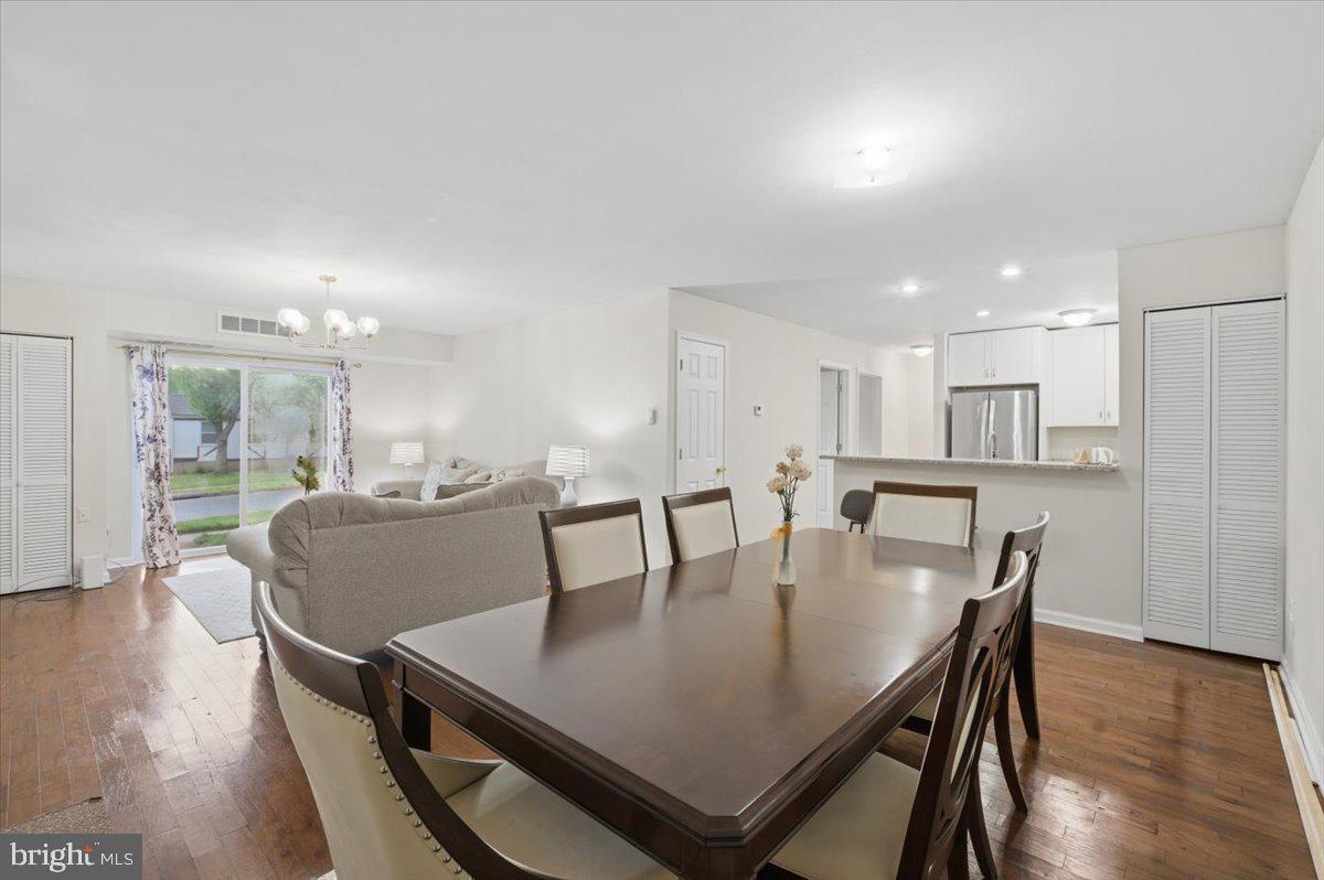 PEMBROOKE - Residential