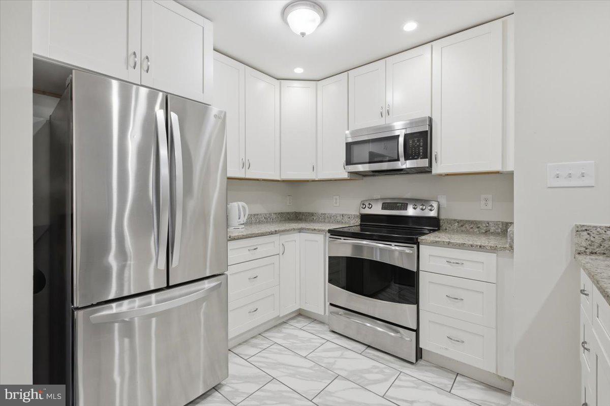 PEMBROOKE - Residential