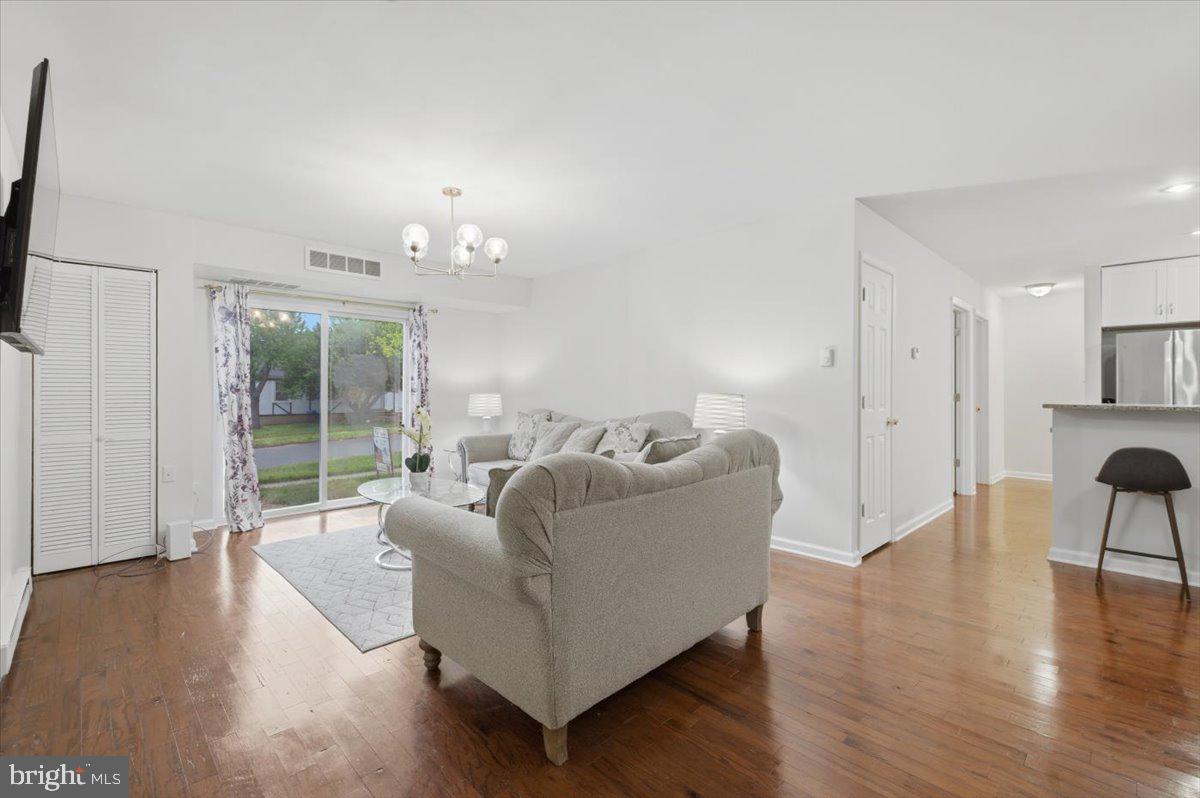 PEMBROOKE - Residential