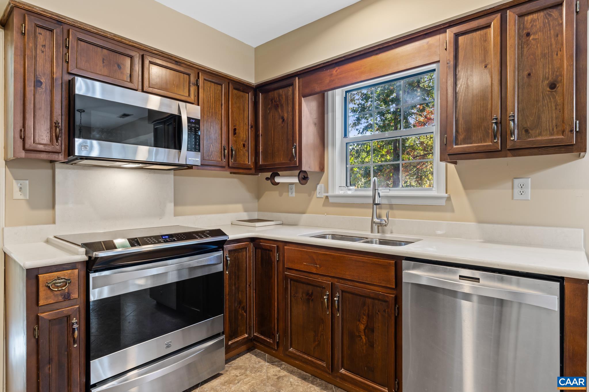 FOREST LAKES - Residential