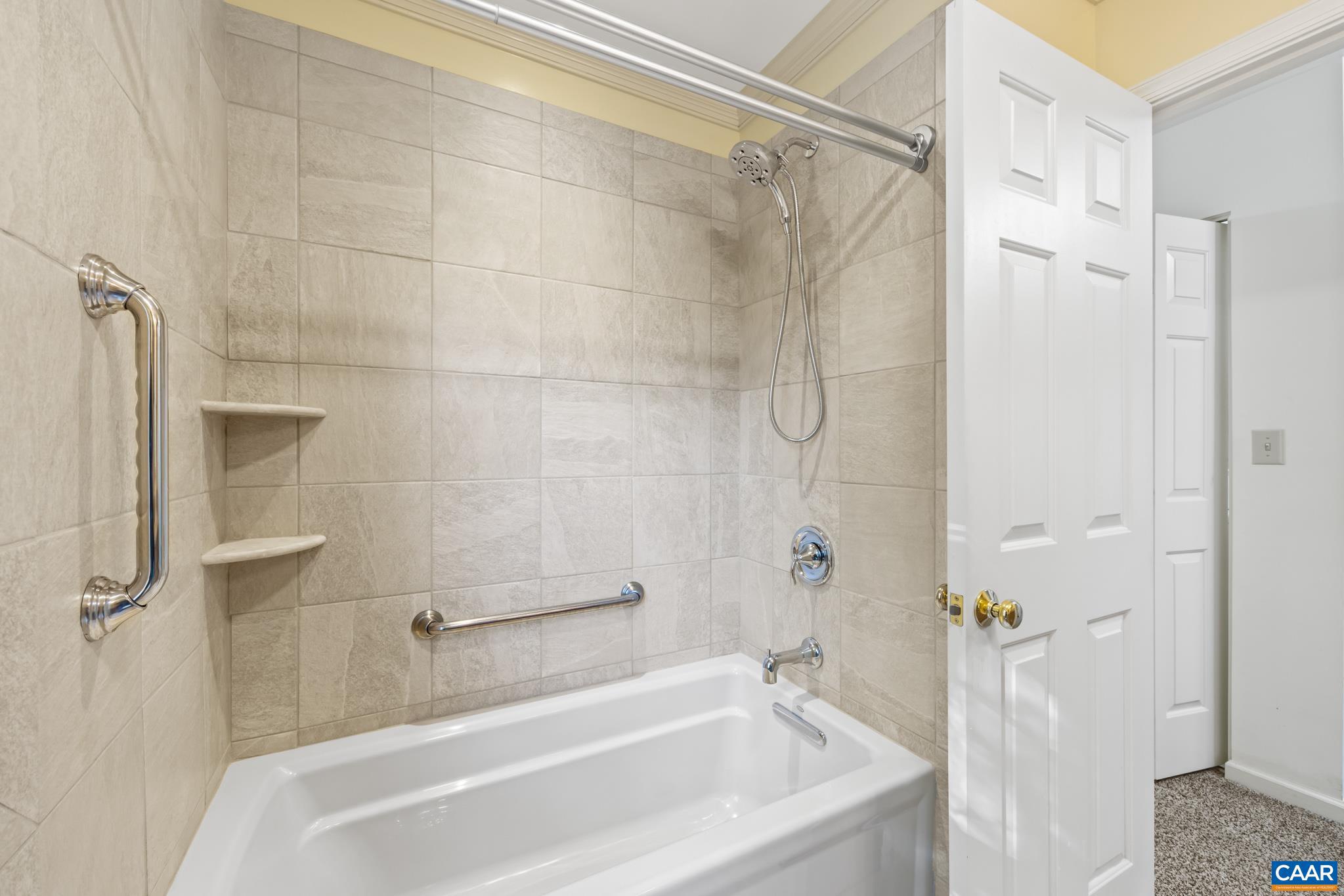 FOREST LAKES - Residential