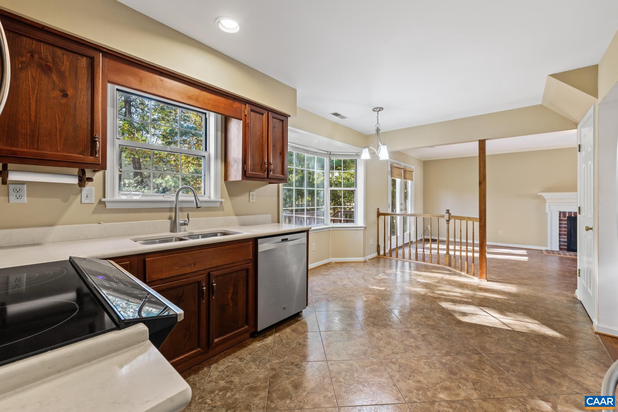 FOREST LAKES - Residential