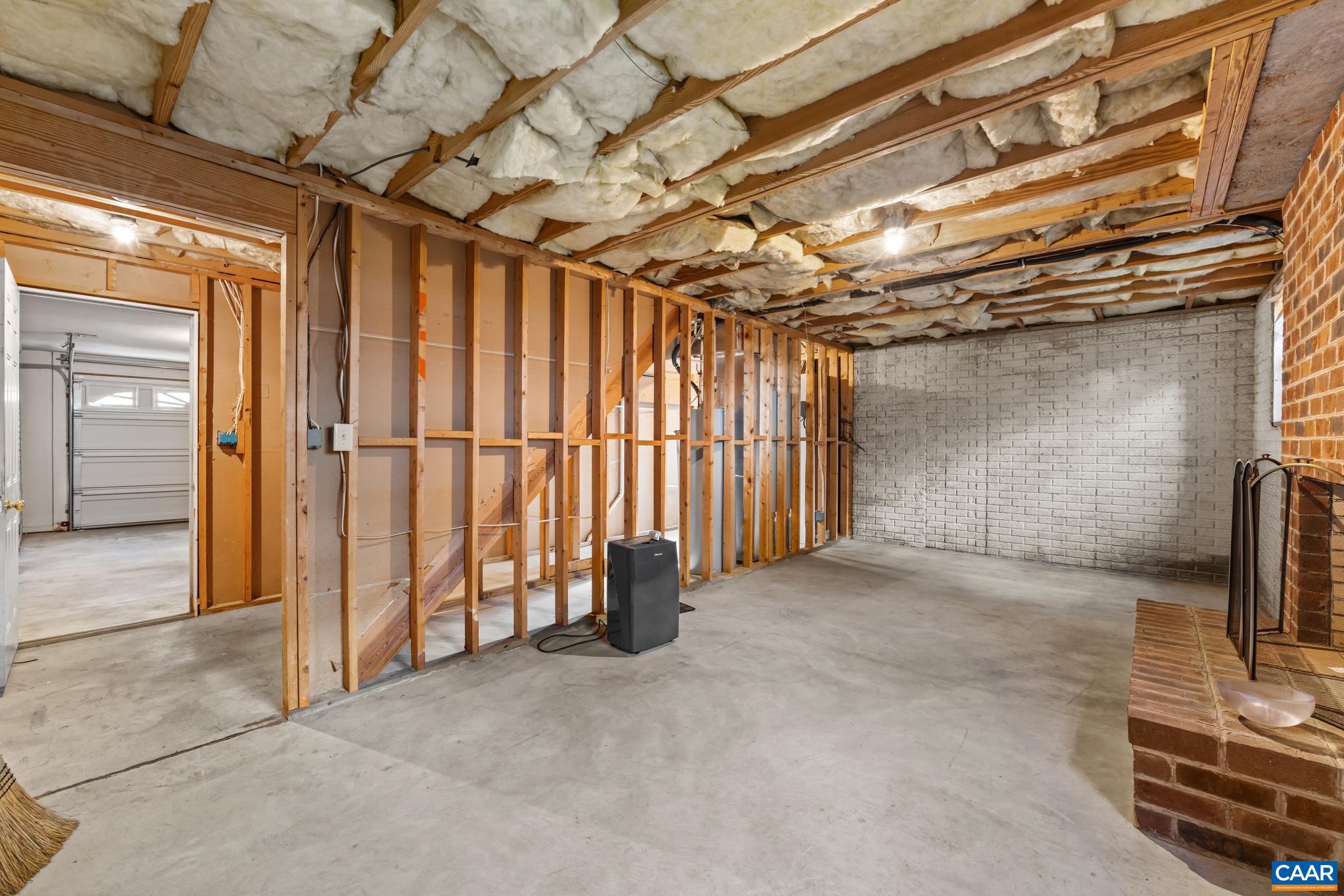 FOREST LAKES - Residential