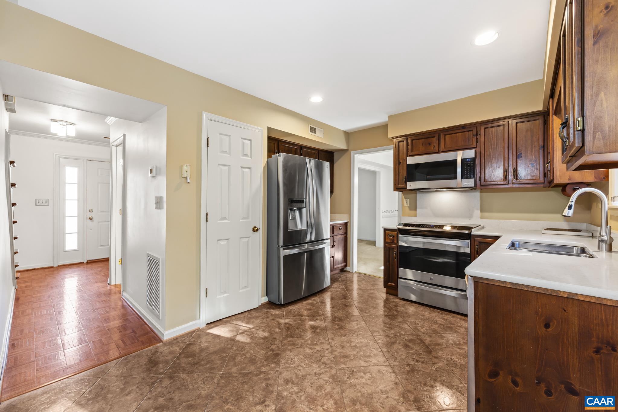 FOREST LAKES - Residential