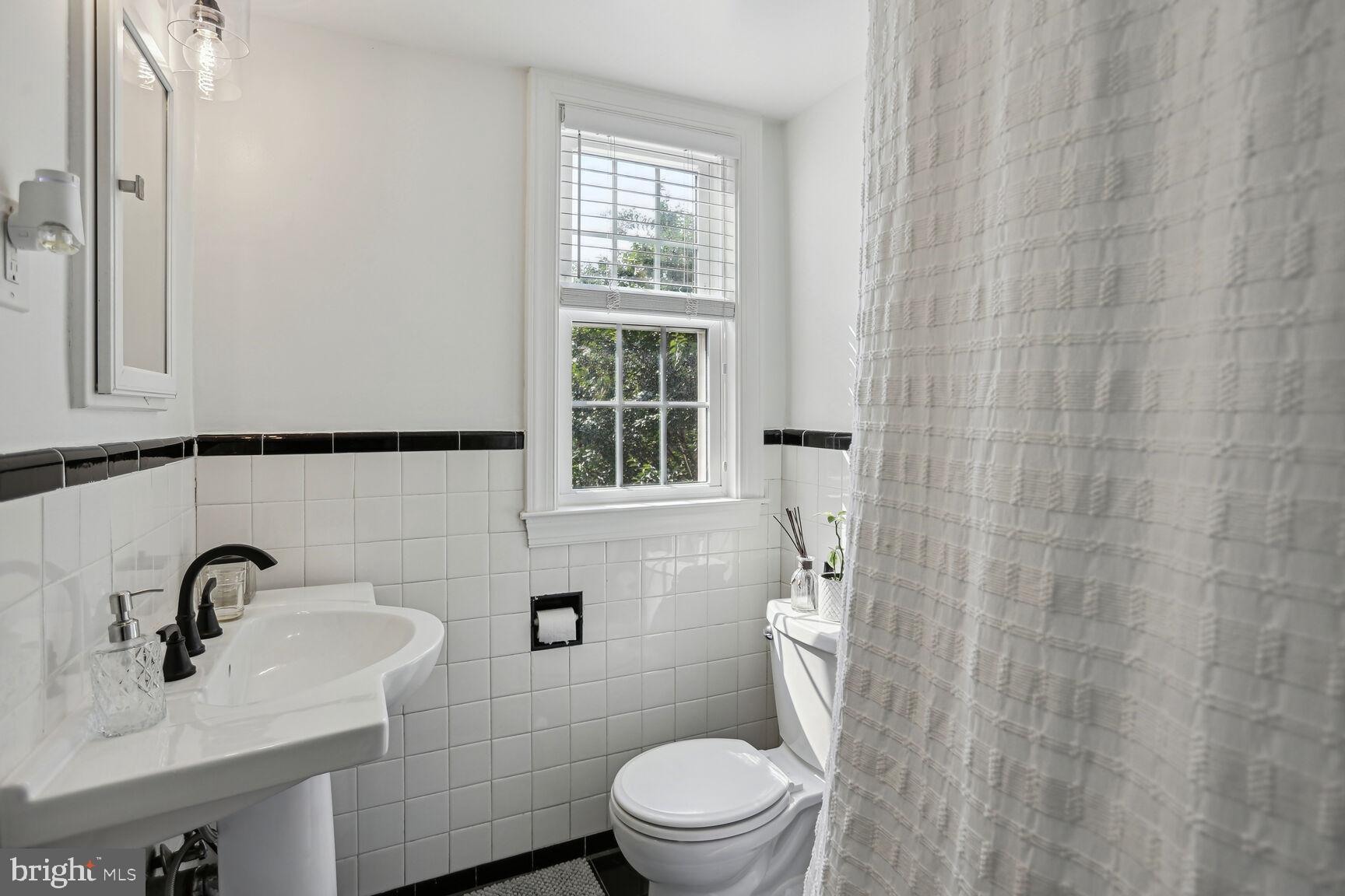 ROCK CREEK GARDENS - Residential Lease