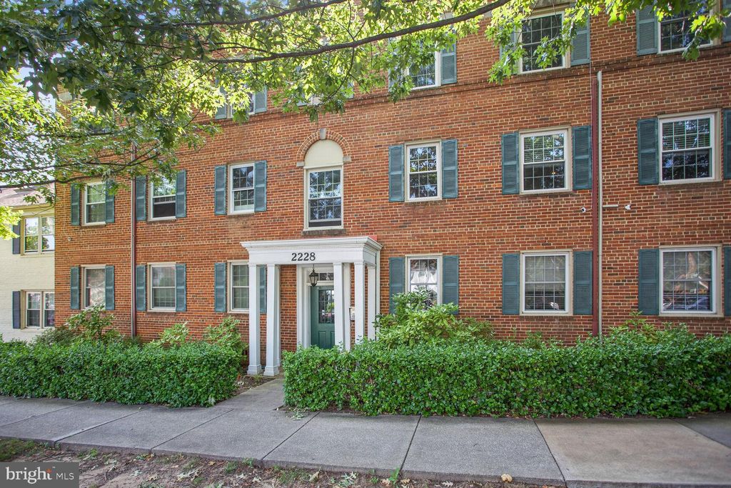 Photo of 2228 Washington Avenue #202, SILVER SPRING, MD 20910 (MLS # MDMC2204786)