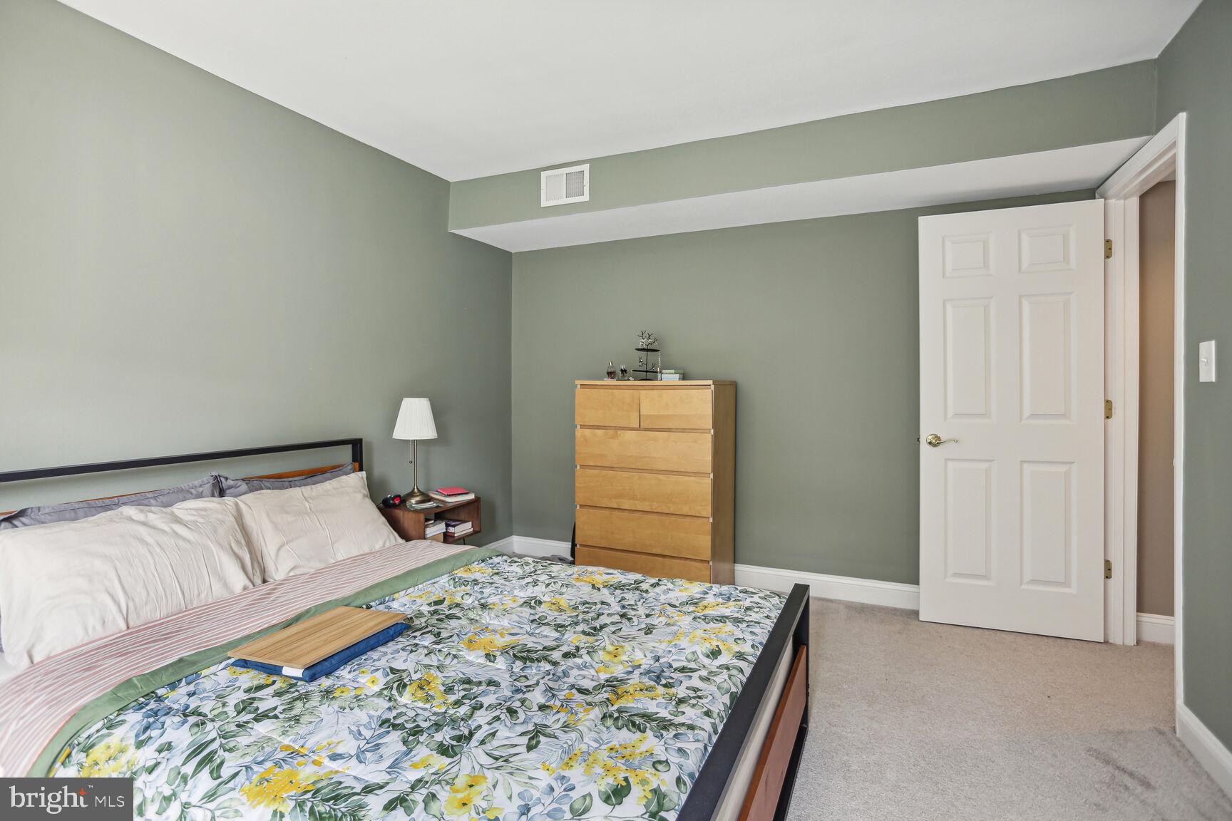 ROCK CREEK GARDENS - Residential Lease