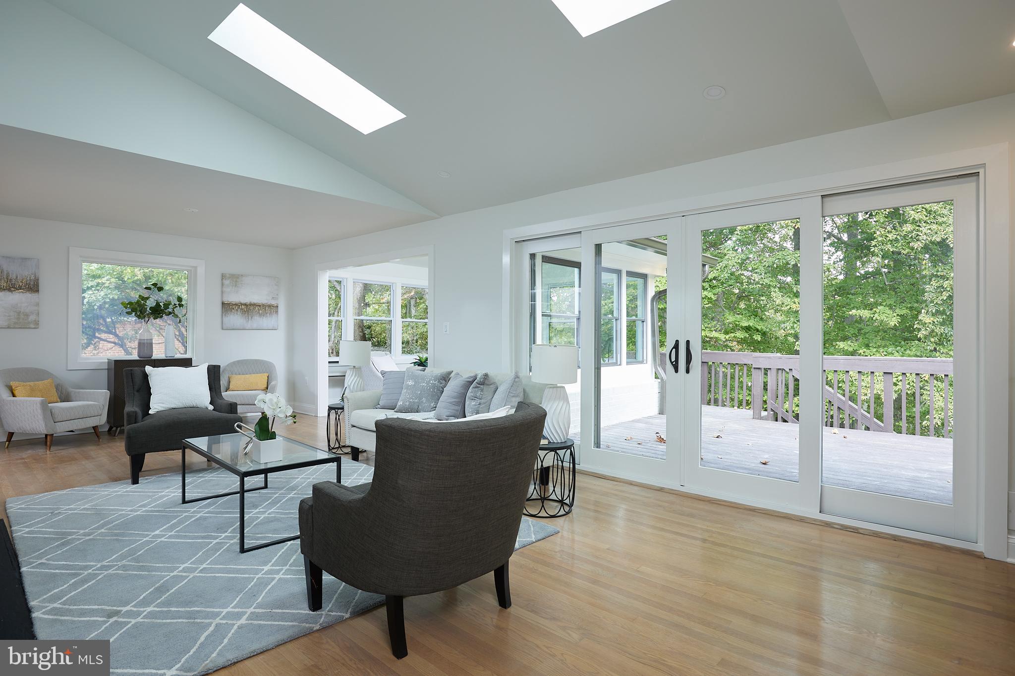 TULIP HILL - Residential