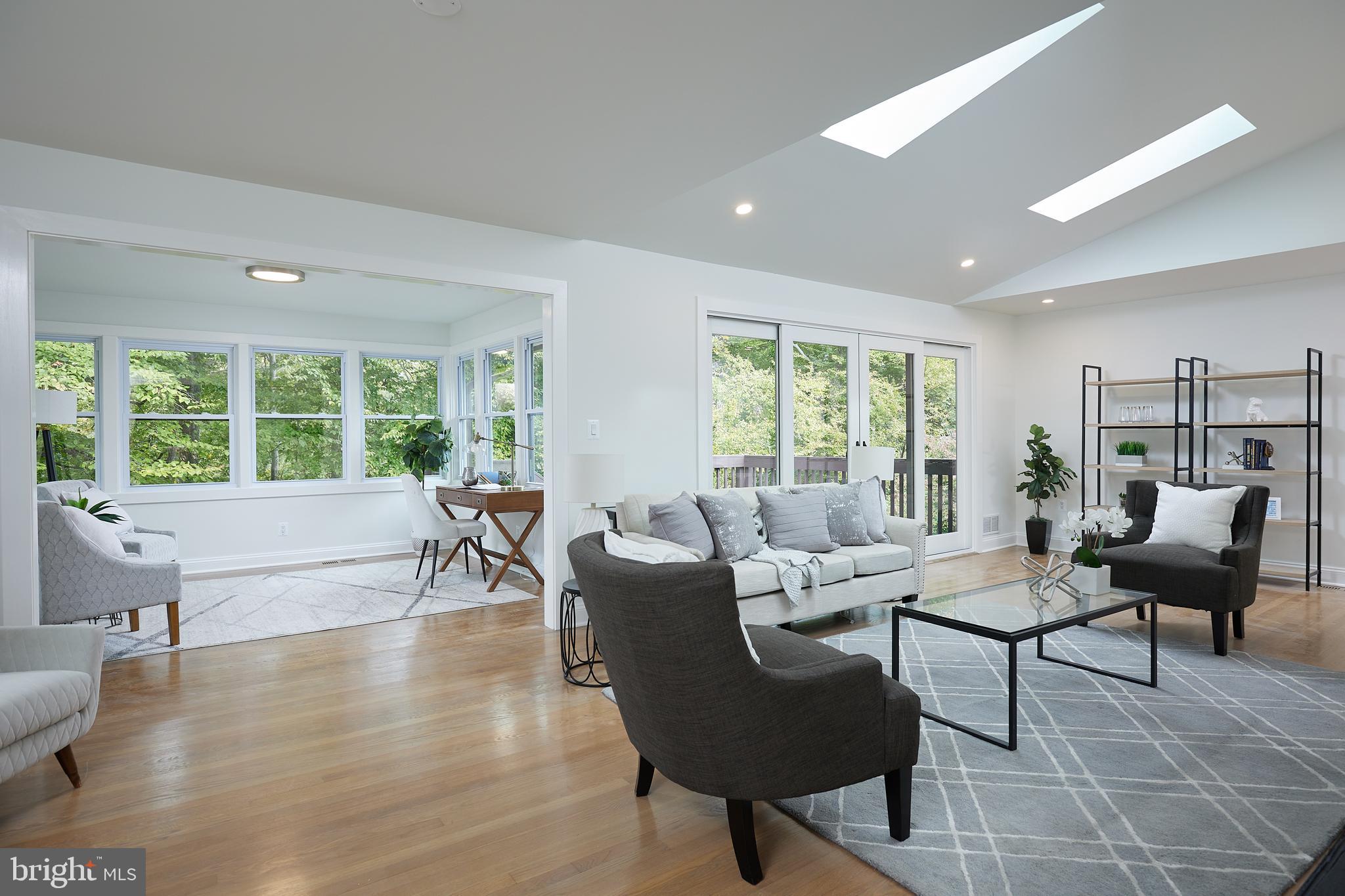 TULIP HILL - Residential