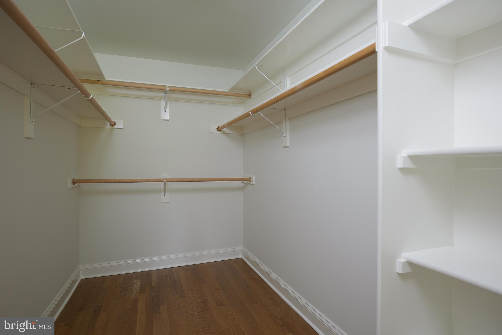 TULIP HILL - Residential