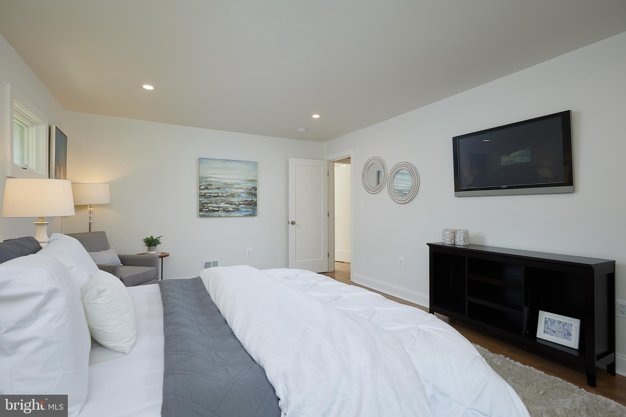 TULIP HILL - Residential