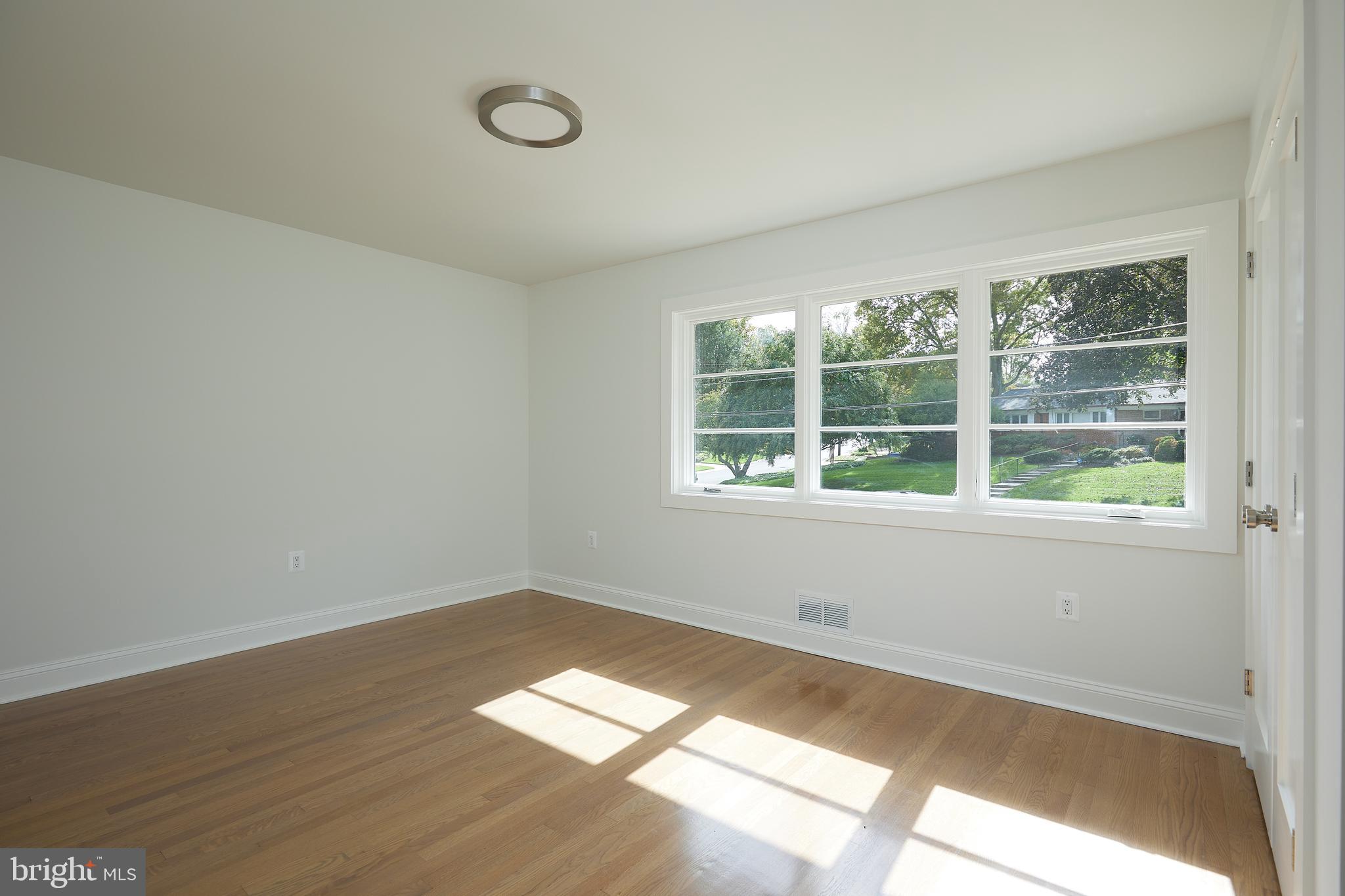 TULIP HILL - Residential