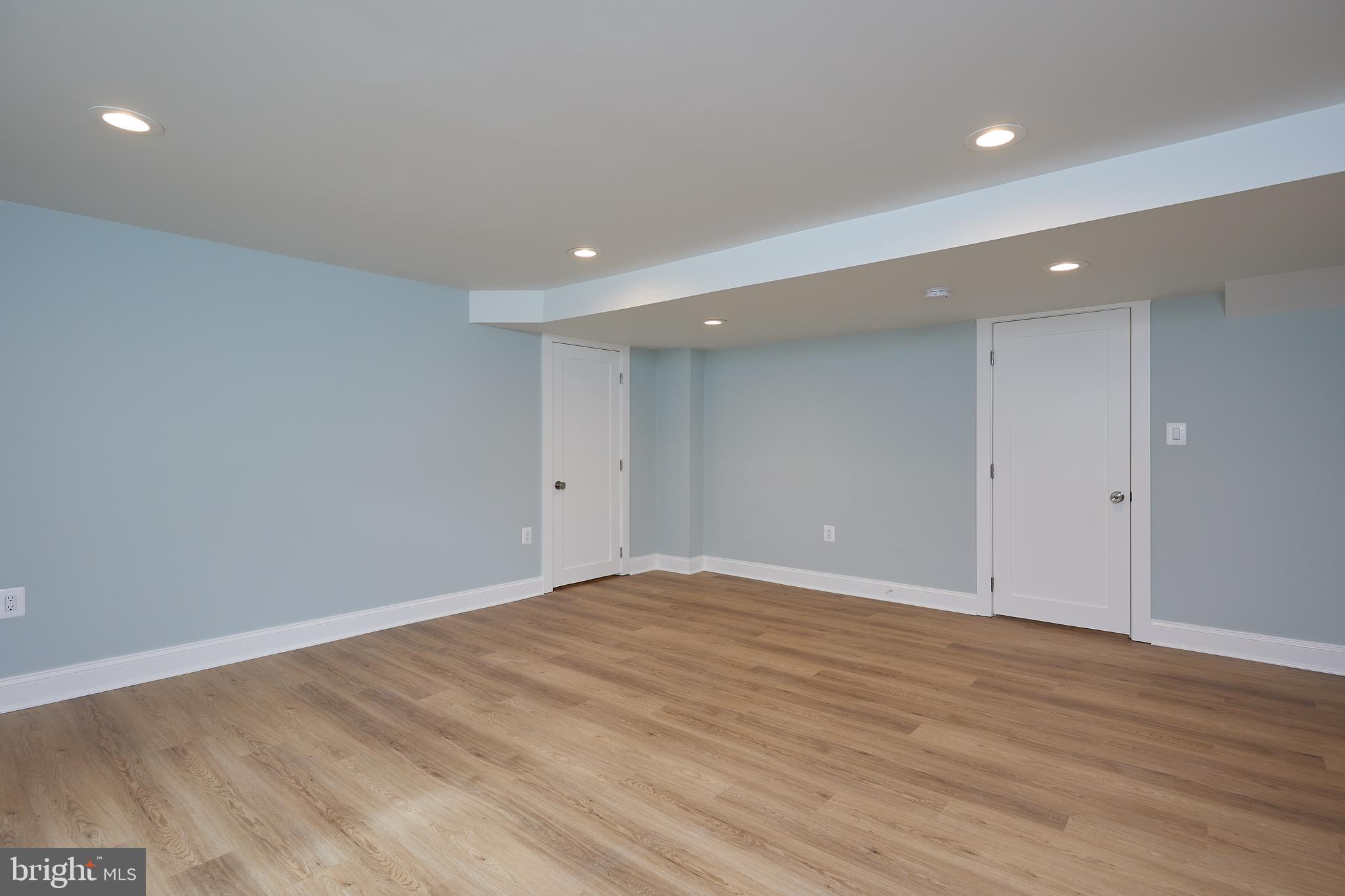 TULIP HILL - Residential