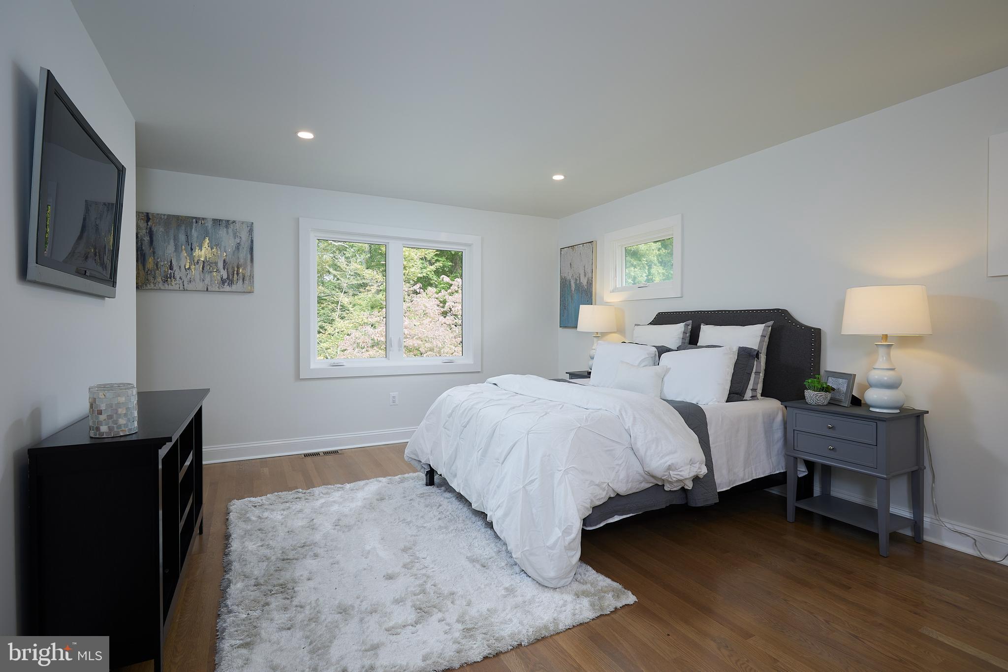 TULIP HILL - Residential