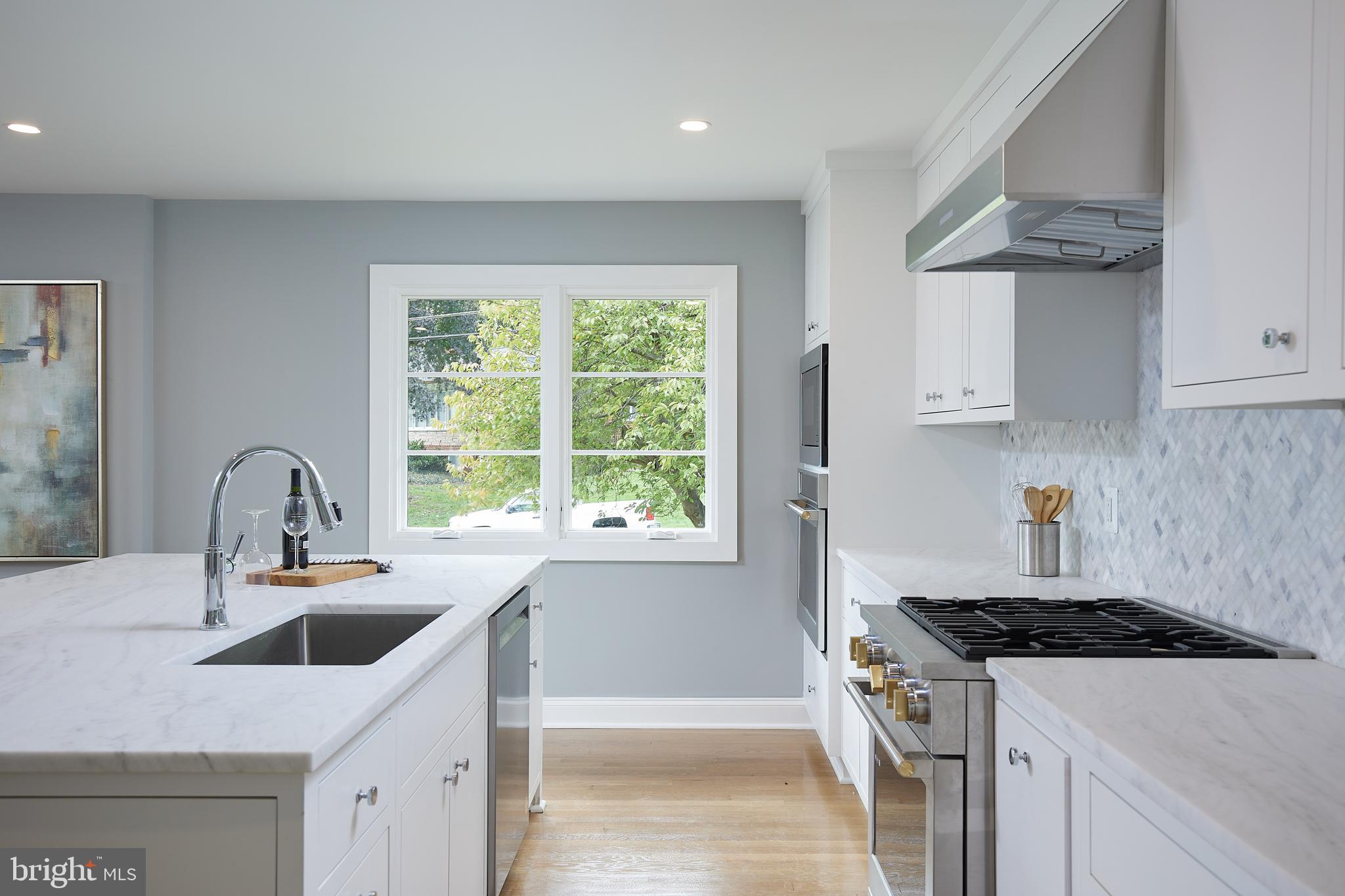 TULIP HILL - Residential