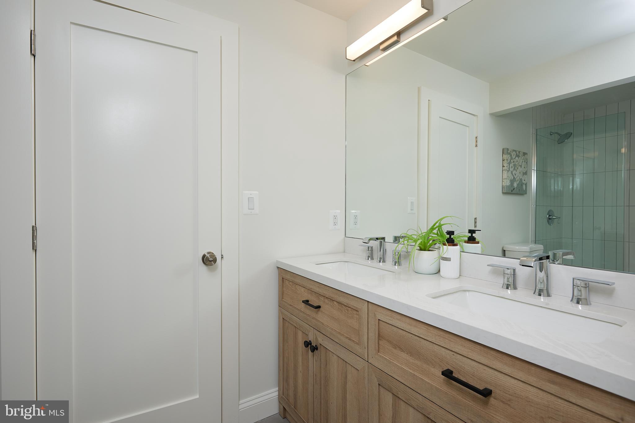 TULIP HILL - Residential