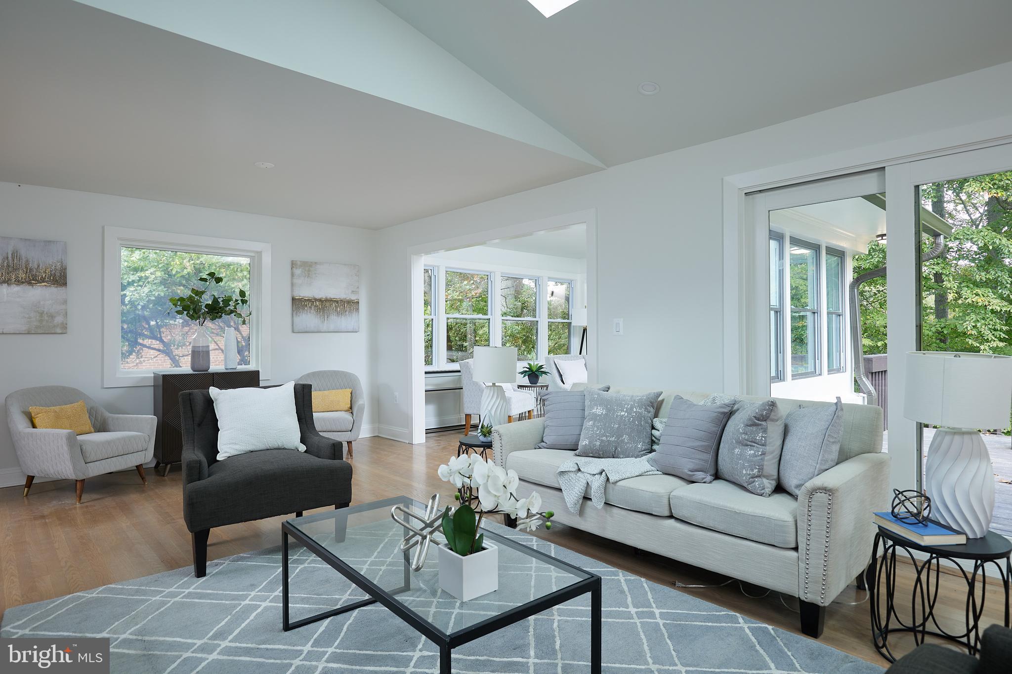 TULIP HILL - Residential