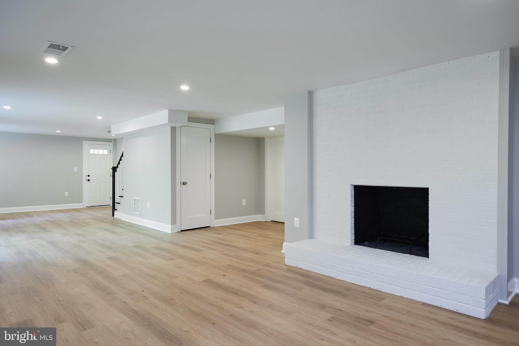 TULIP HILL - Residential