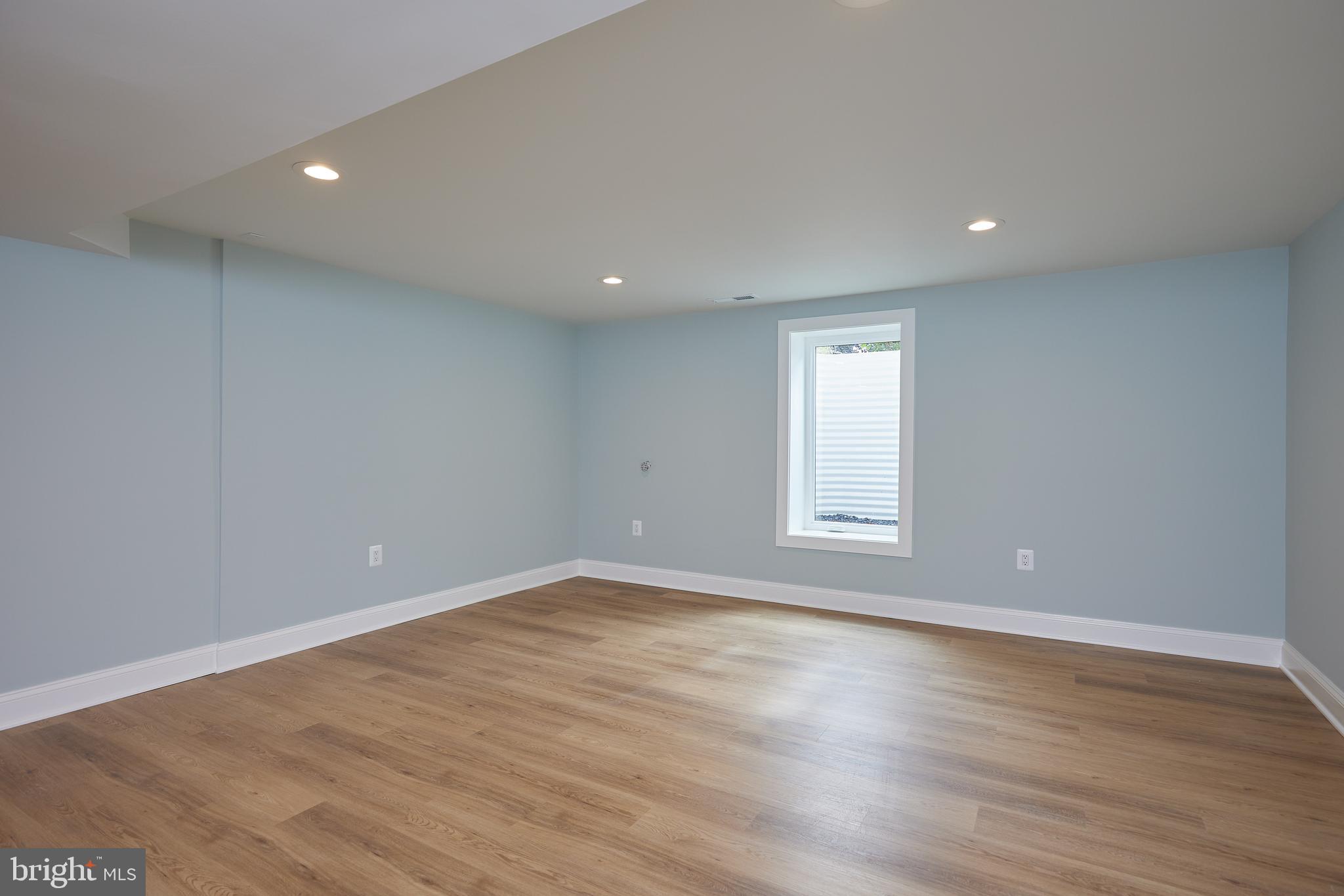 TULIP HILL - Residential