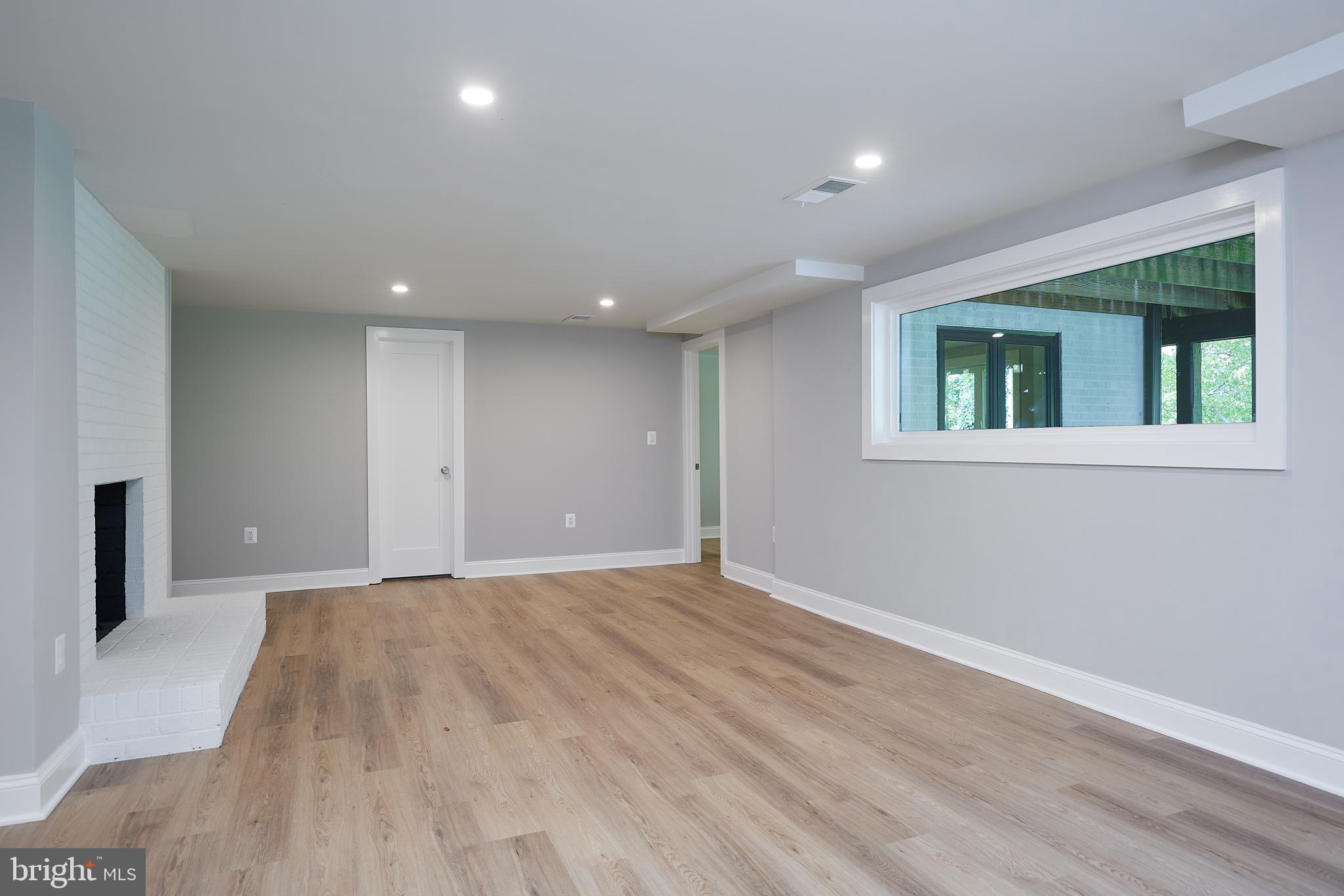 TULIP HILL - Residential