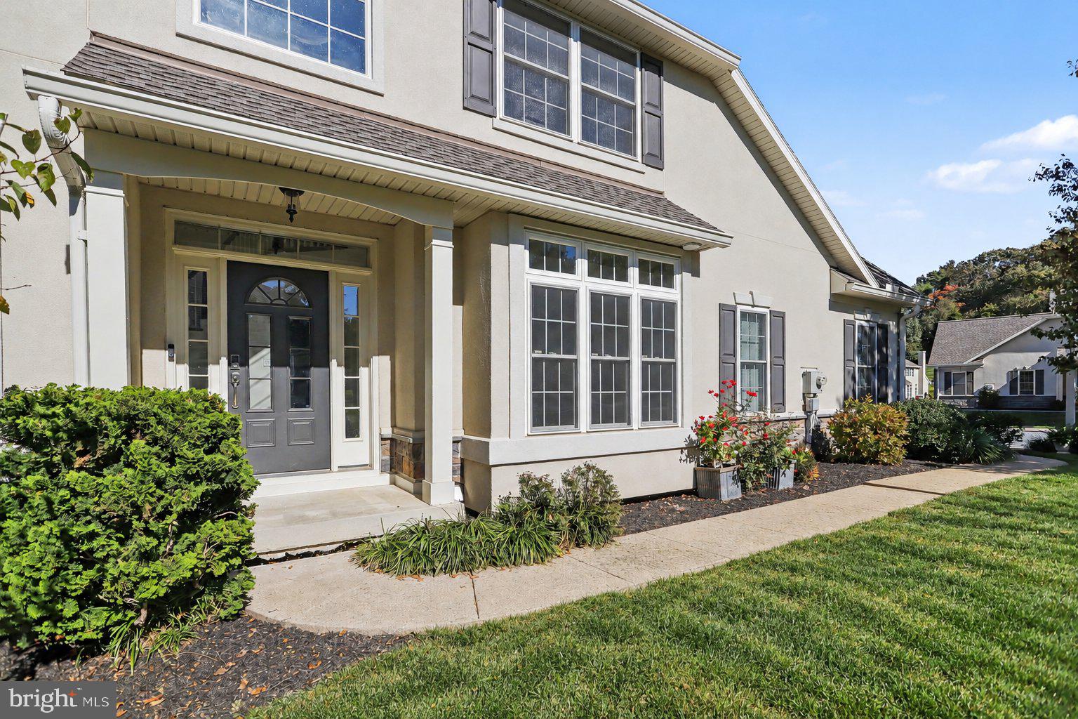 840 HUNTINGTON PLACE