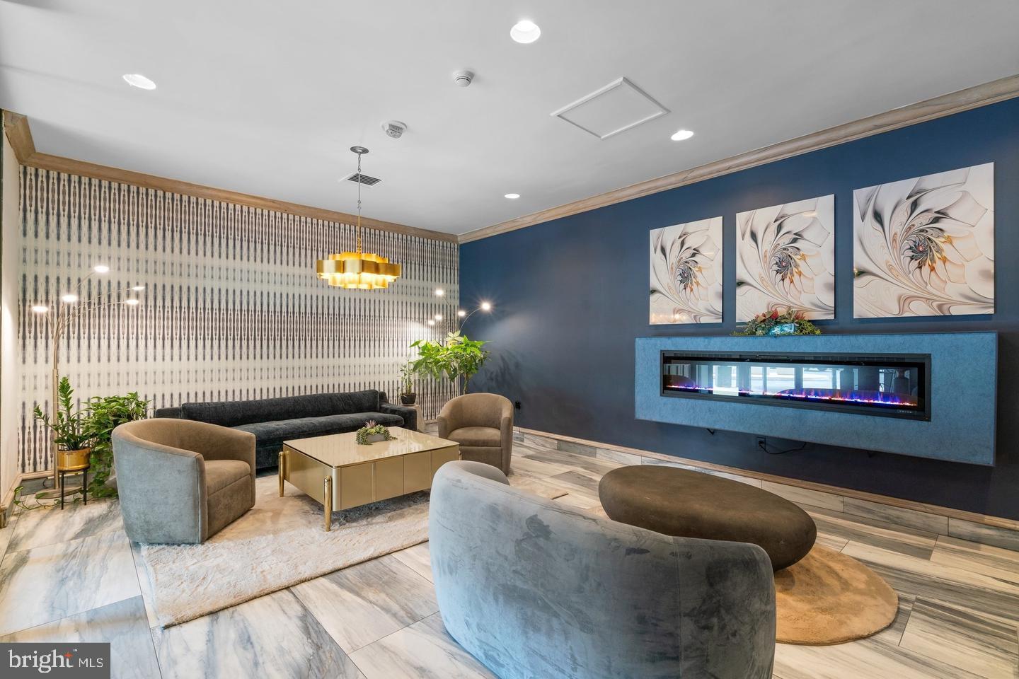 RIDGELY TOWSON CENTER - Residential