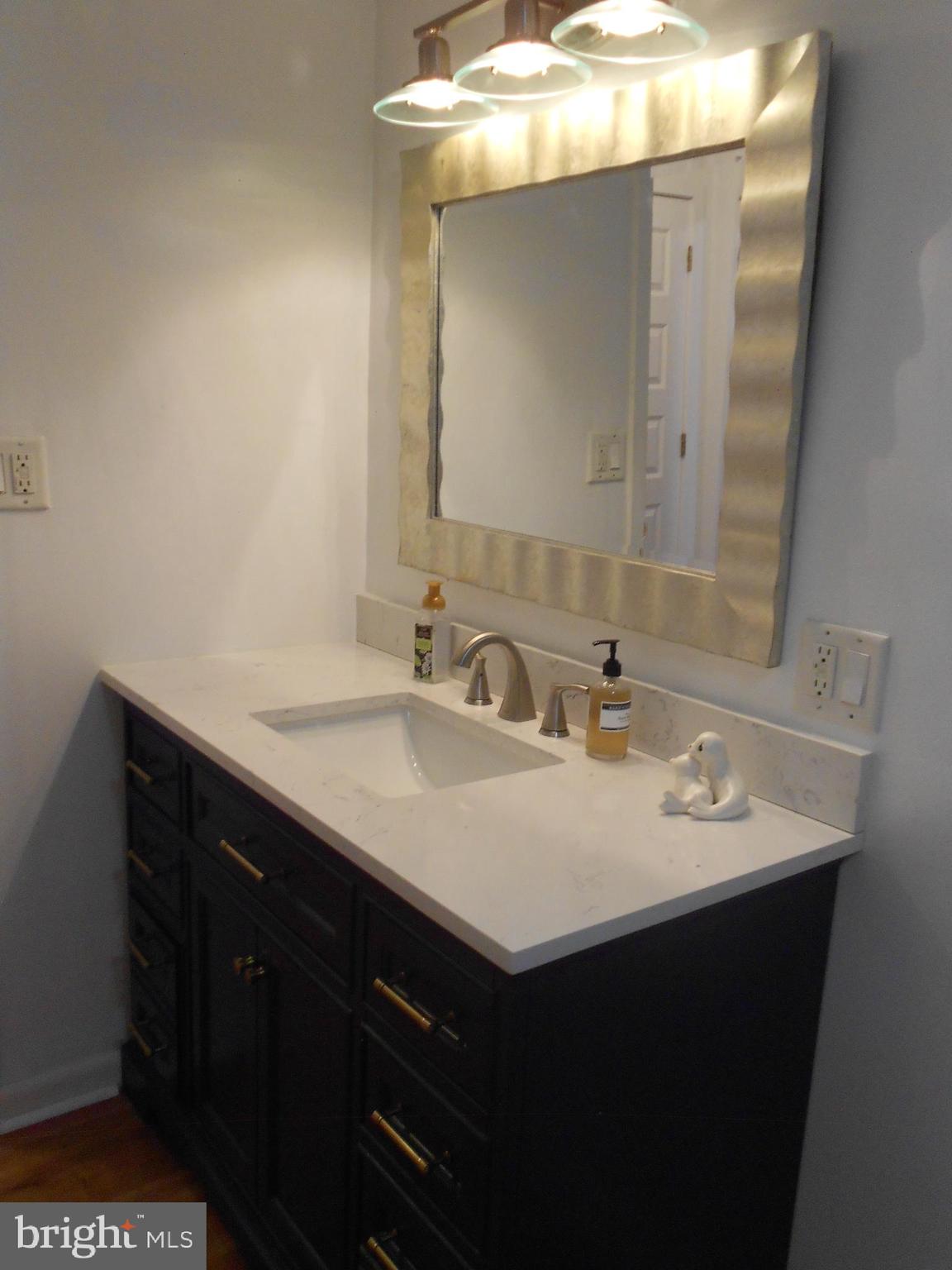 RIDGELY TOWSON CENTER - Residential