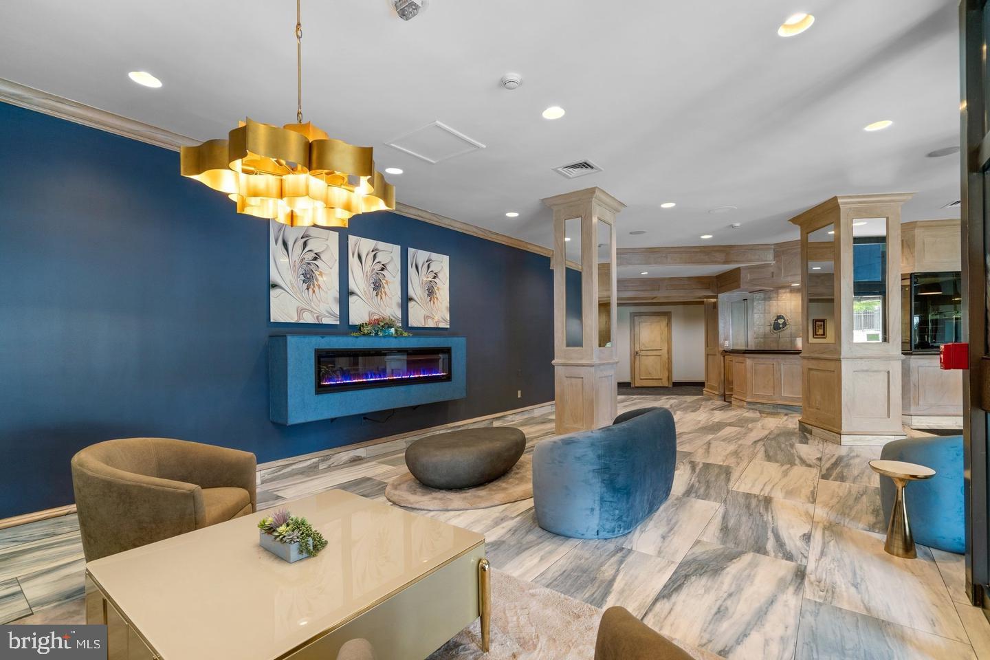 RIDGELY TOWSON CENTER - Residential