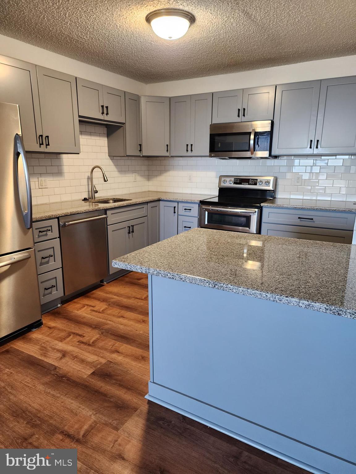 RIDGELY TOWSON CENTER - Residential