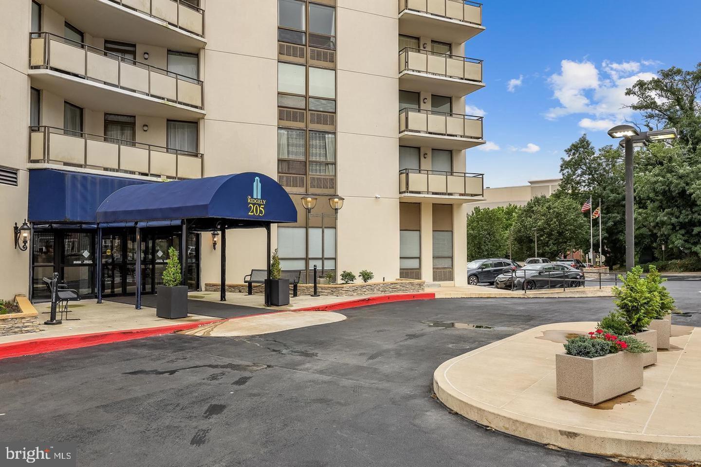 RIDGELY TOWSON CENTER - Residential