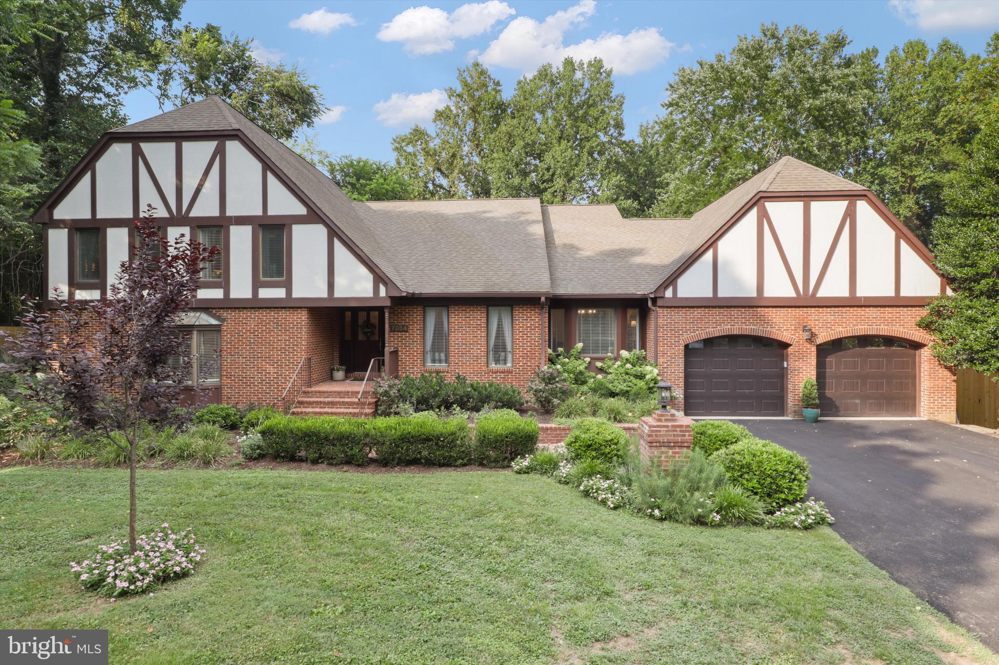 7054 IDYLWOOD ROAD
