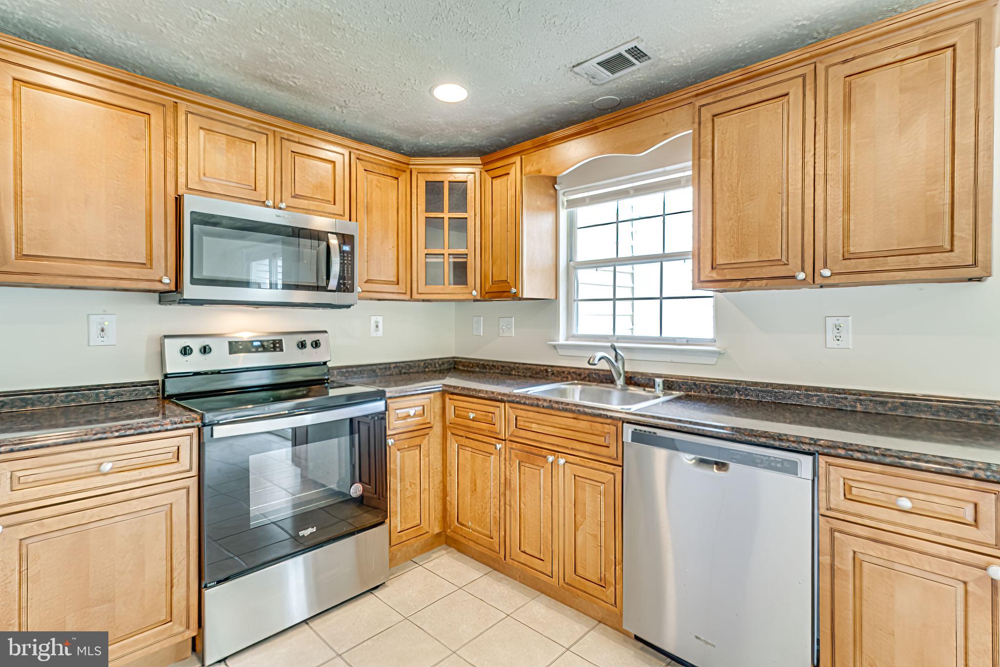 TANGLEWOOD TOWNHOMES - Residential