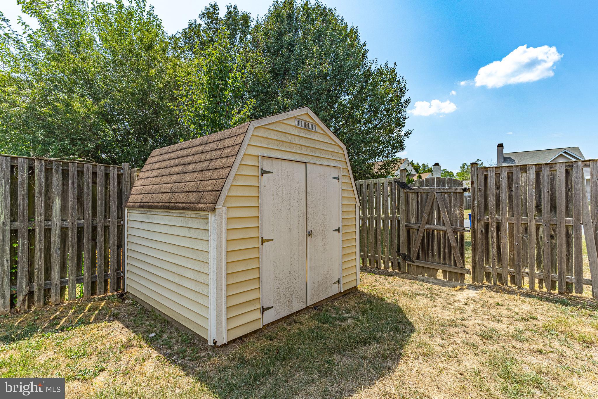 TANGLEWOOD TOWNHOMES - Residential