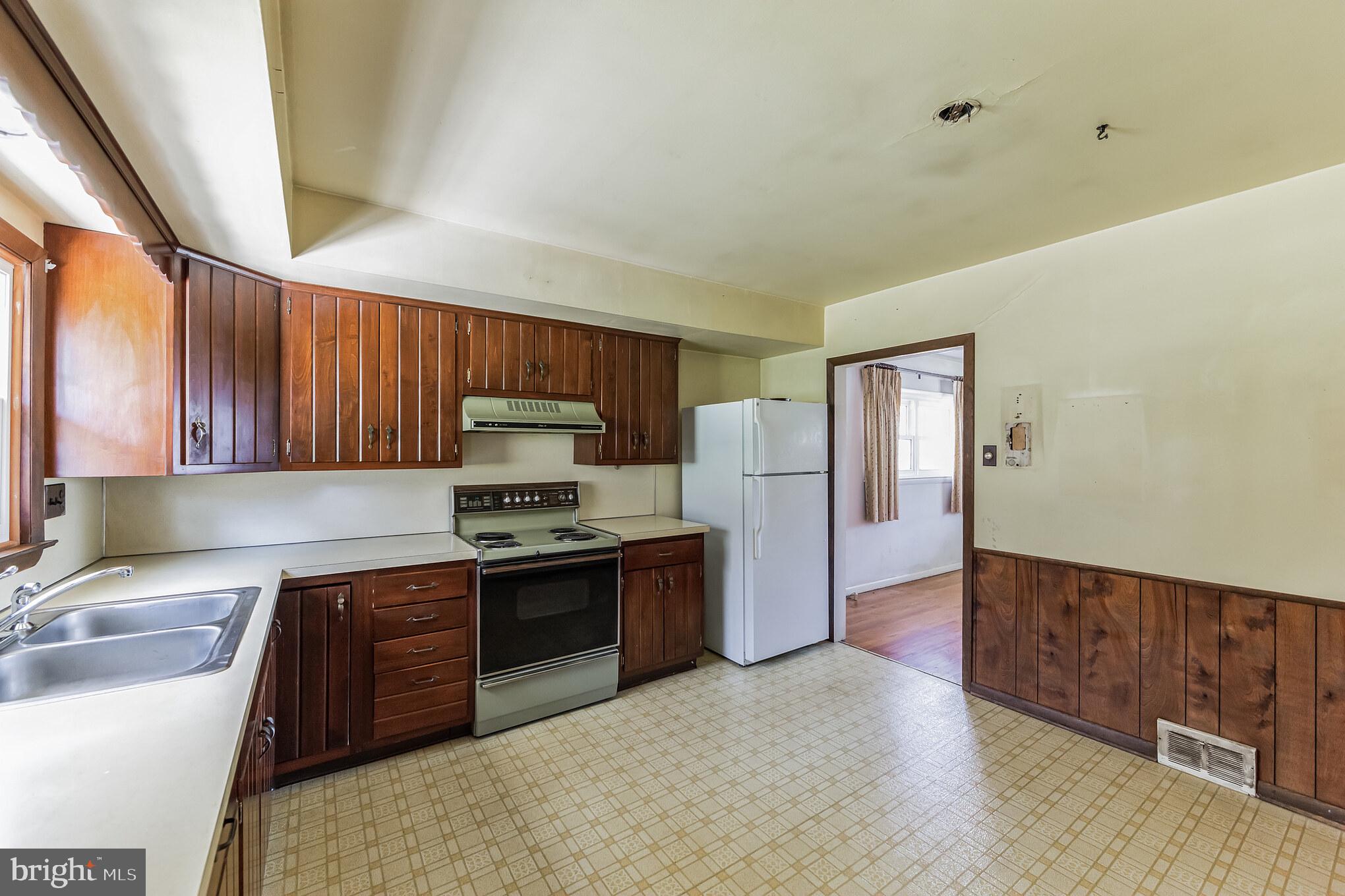 SUNSET GROVE - Residential