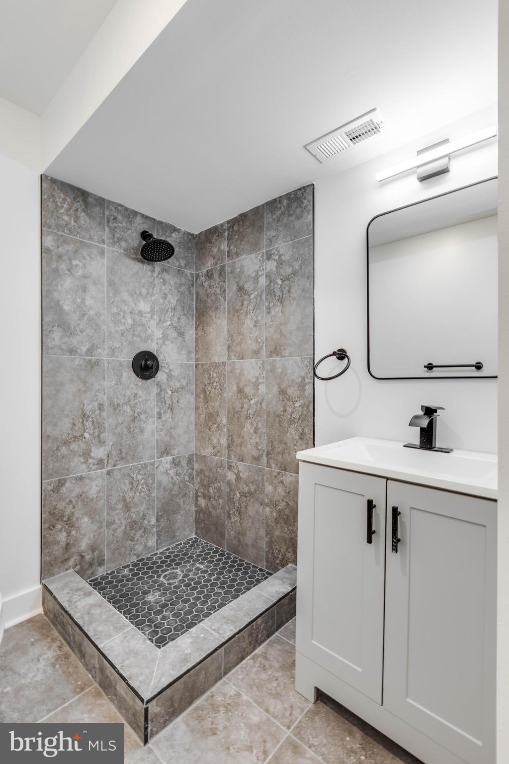 TEMPLE UNIVERSITY - Residential Lease