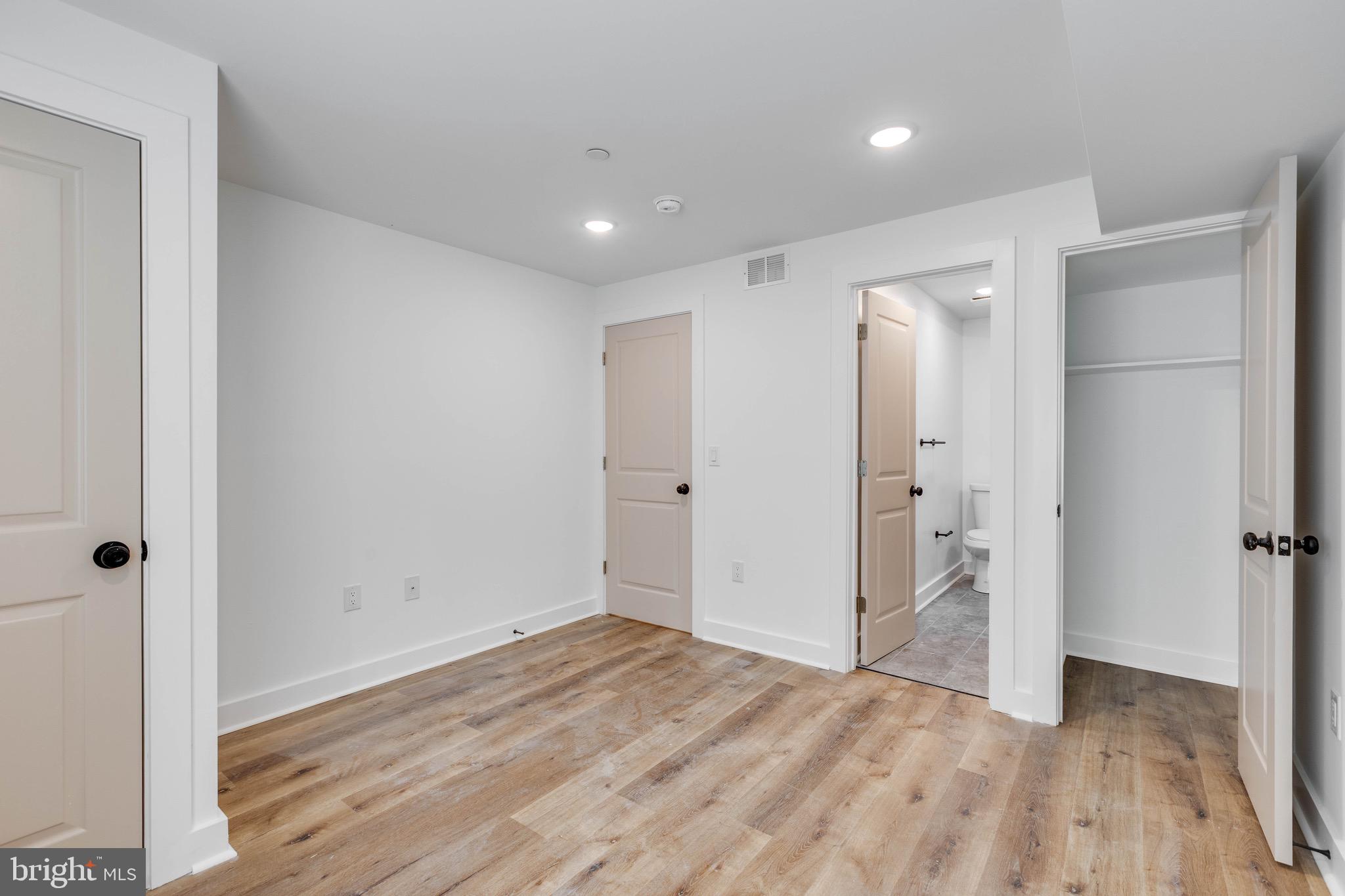 TEMPLE UNIVERSITY - Residential Lease