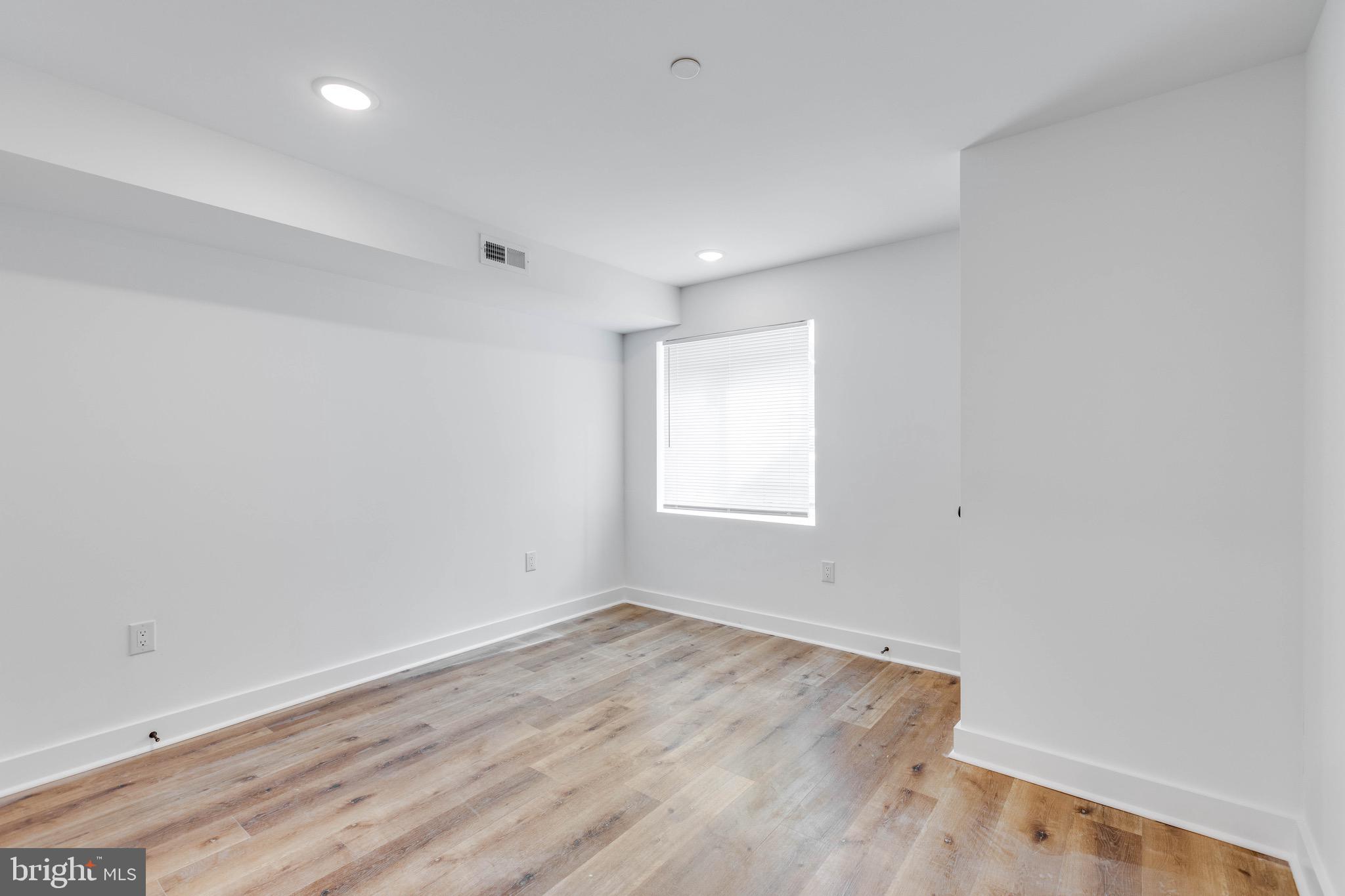 TEMPLE UNIVERSITY - Residential Lease